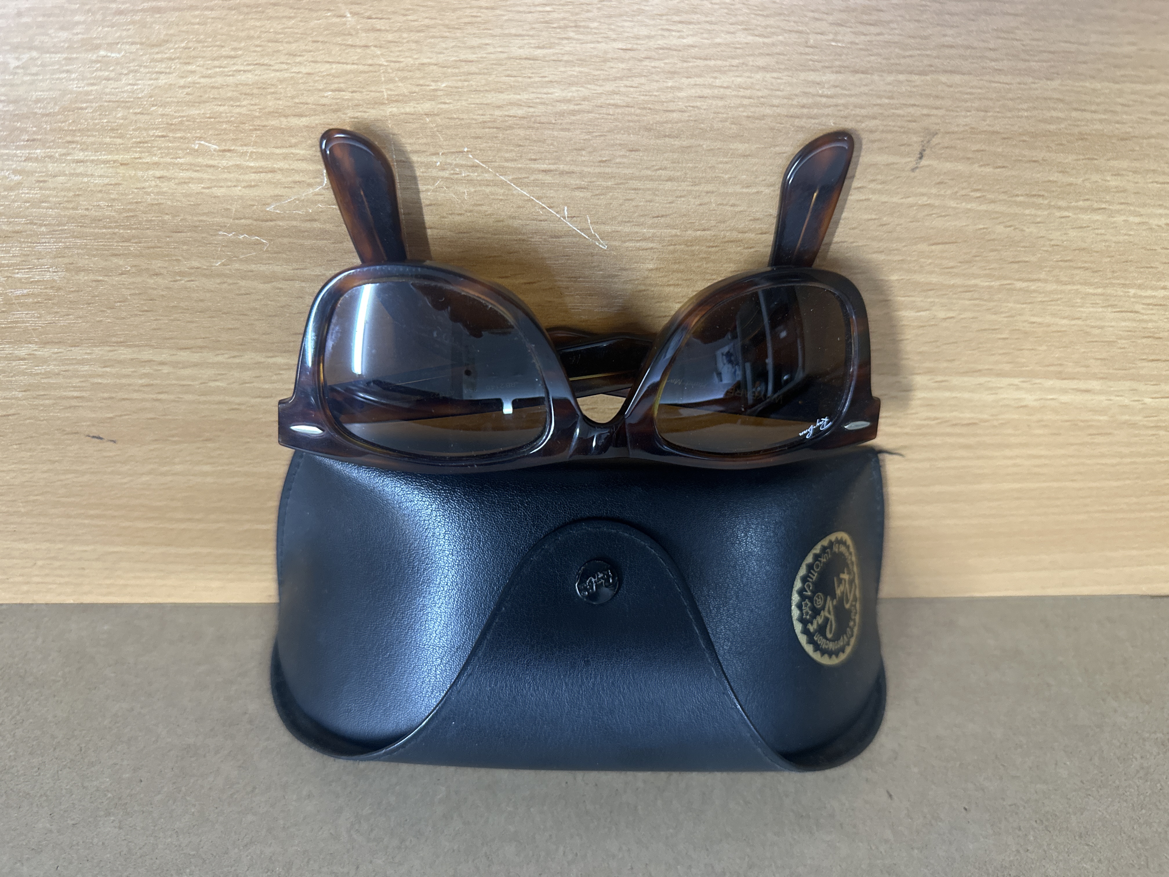 Lunettes de soleil Ray-Ban RB2140 avec étui