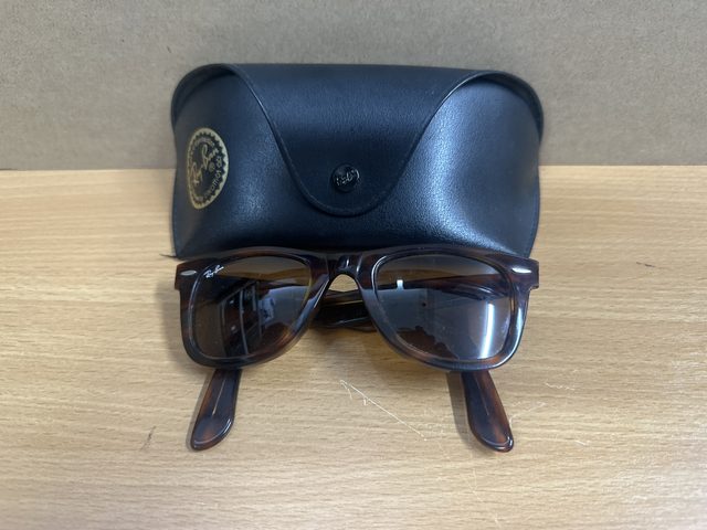 Lunettes de soleil Ray-Ban RB2140 avec étui