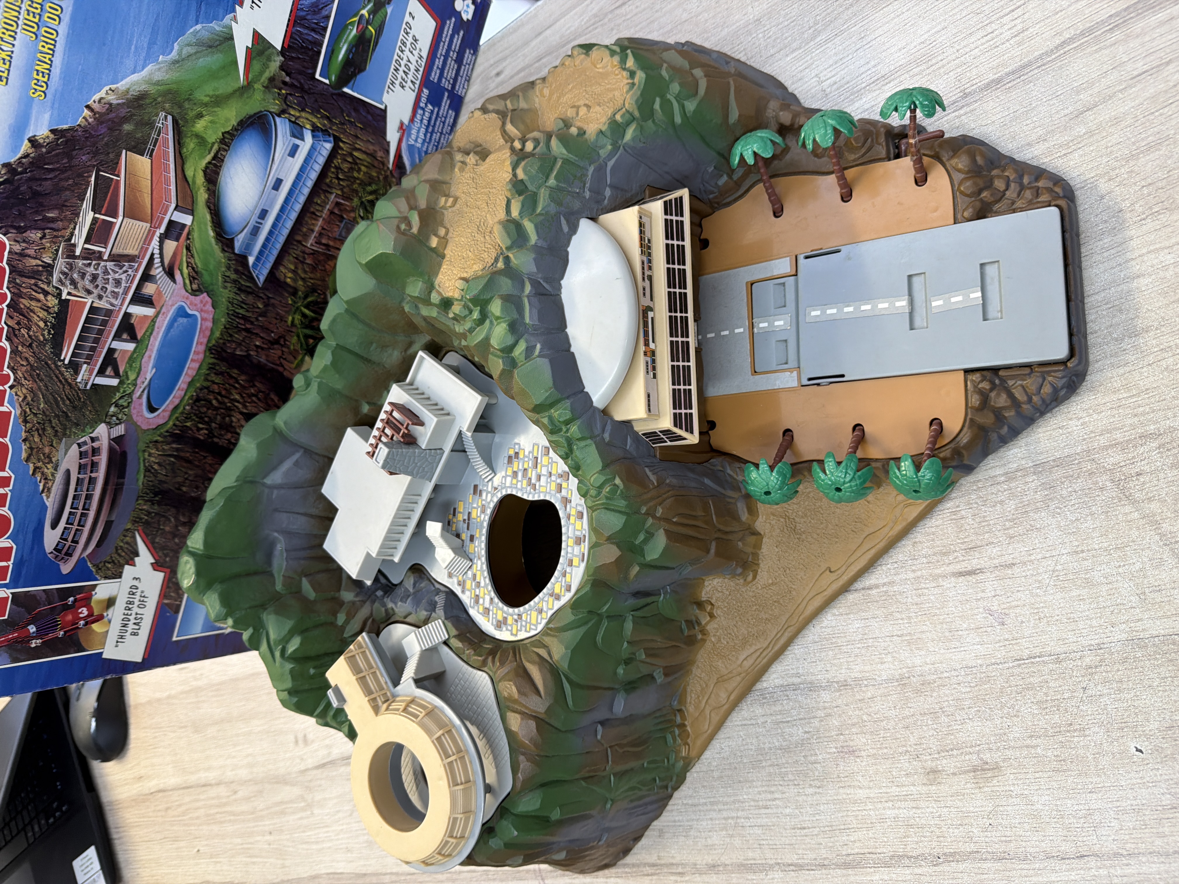 Matchbox Thunderbirds Tracy Island Electronic Playset avec boîte d'origine — photo 2