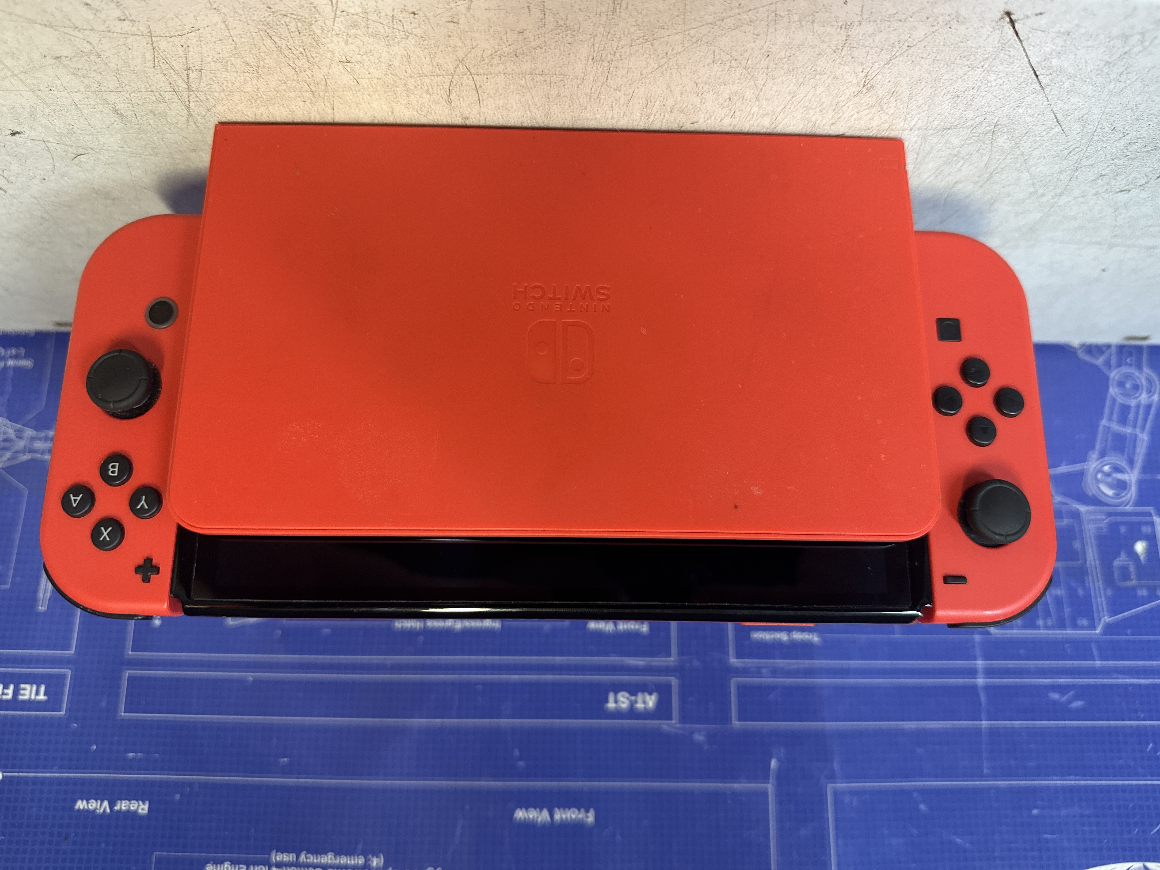 Console Nintendo Switch OLED édition rouge — photo 2