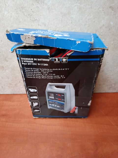 Chargeur de batteries 4 vitesses 6V/12V (9–112Ah)
