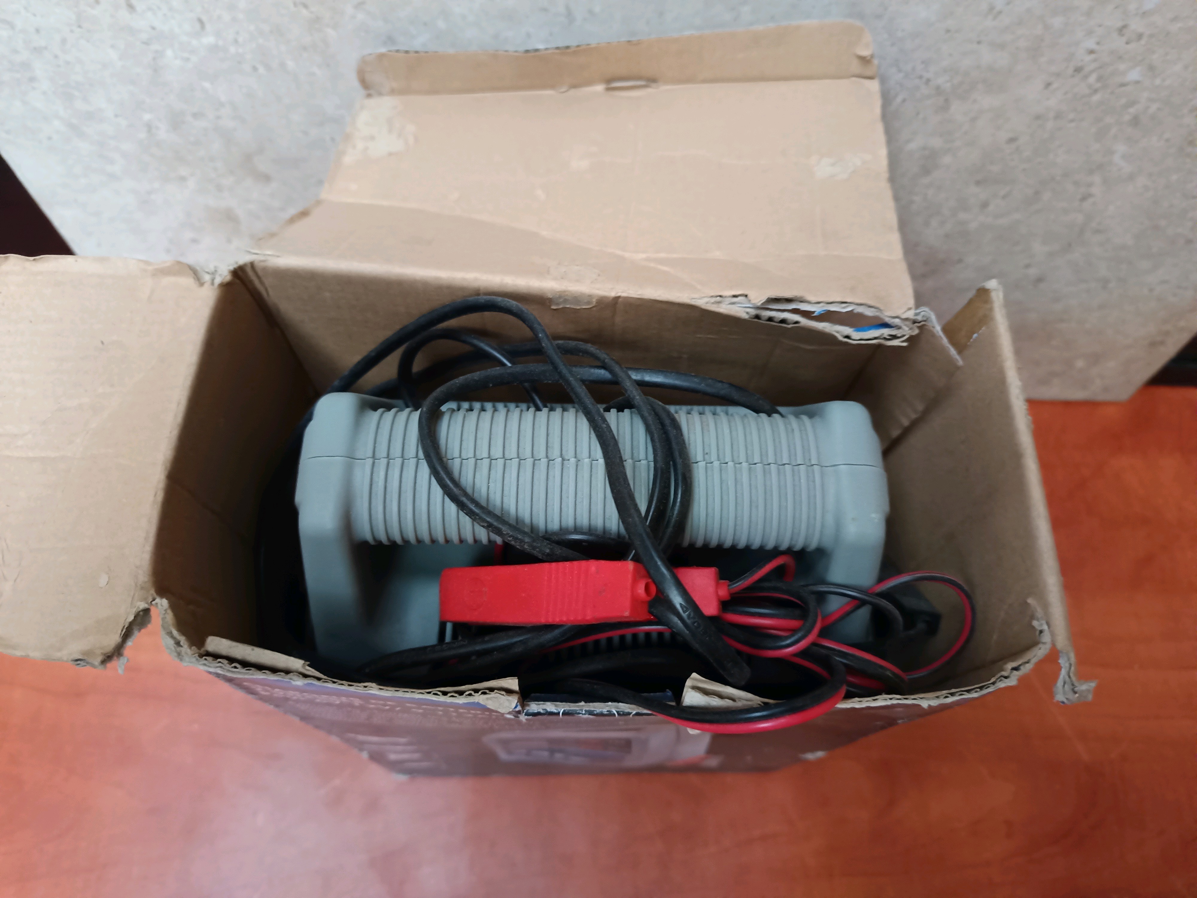 Chargeur de batteries 4 vitesses 6V/12V (9–112Ah) — photo 2