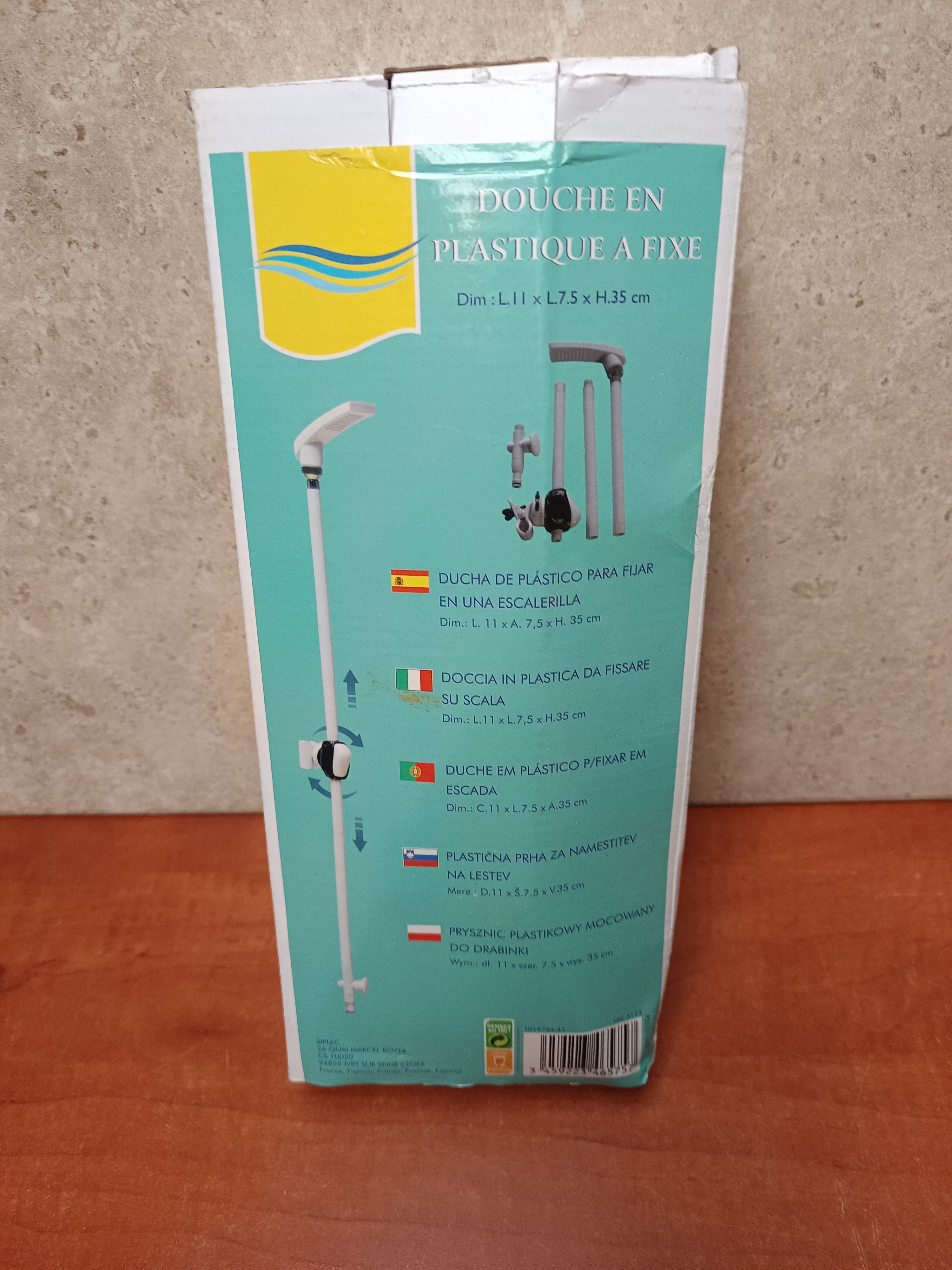 Douche en plastique à fixer