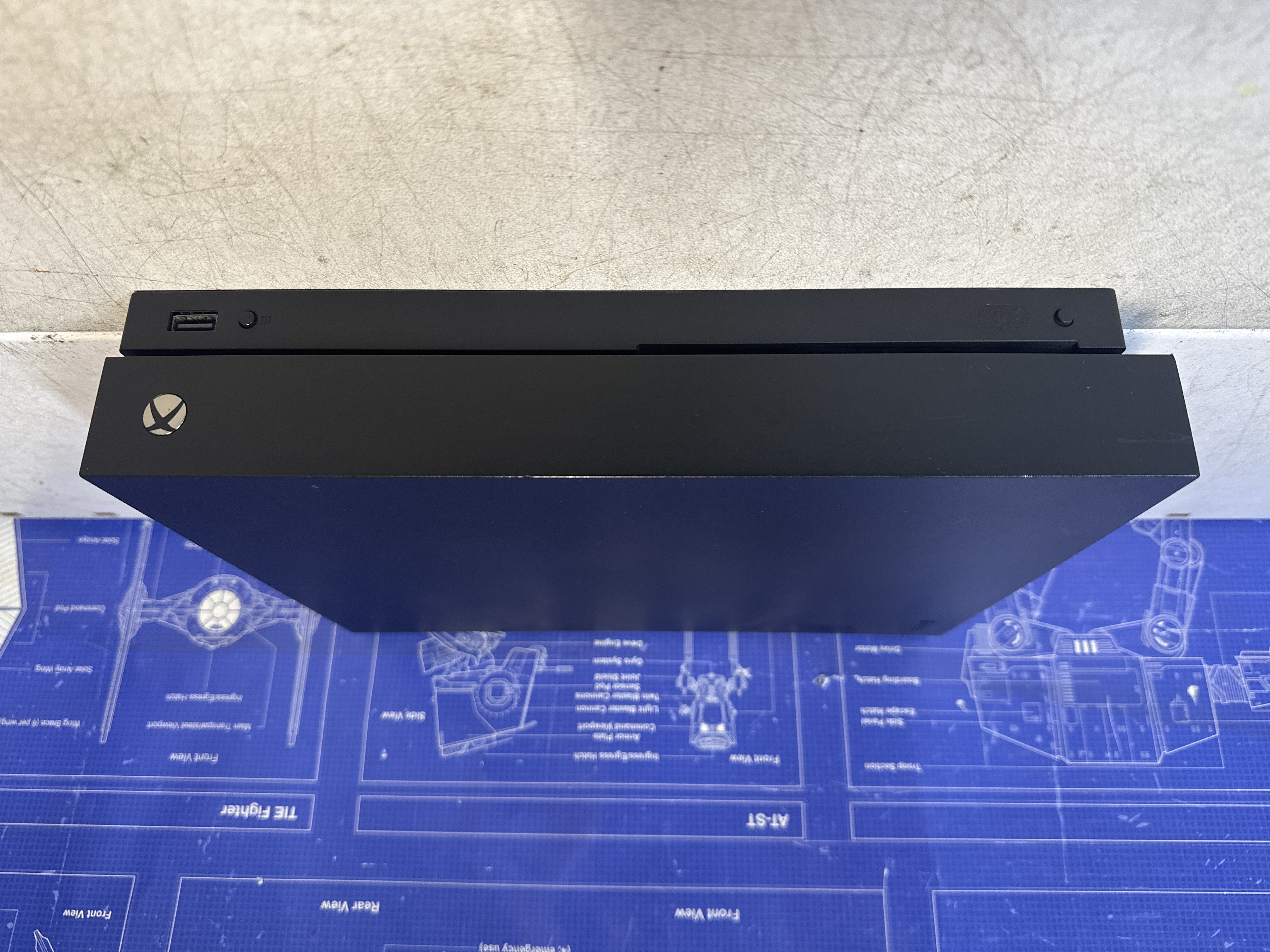 Console Xbox One X noire 1 To