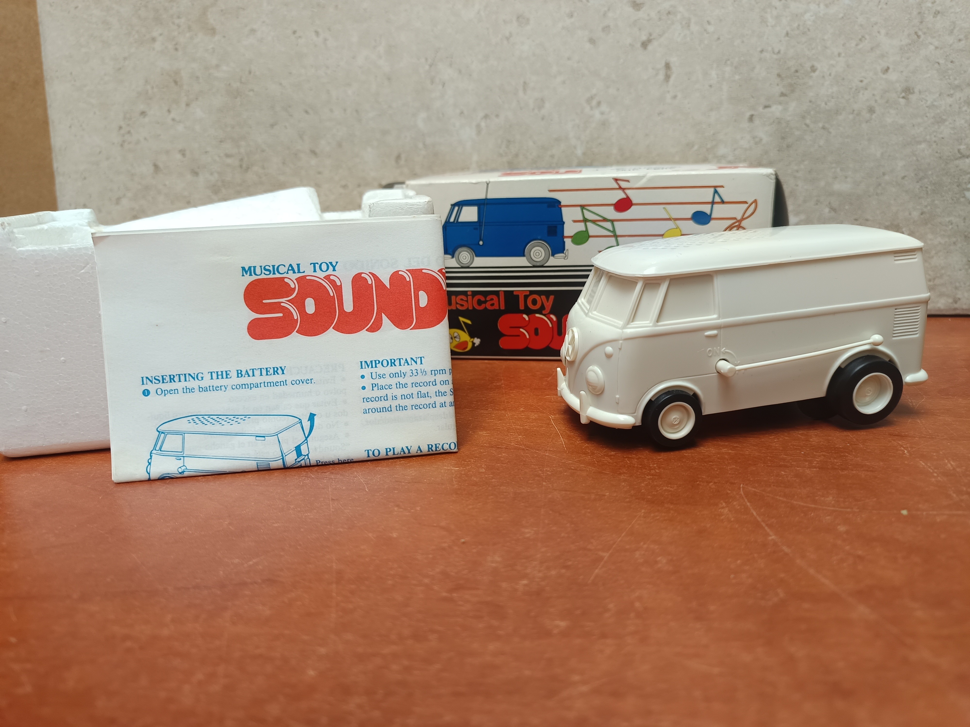 Jouet musical Soundwagon fourgonnette miniature