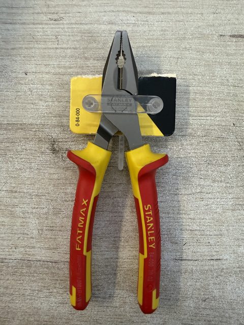Pince universelle Stanley FATMAX VDE 160 mm isolée 1000V