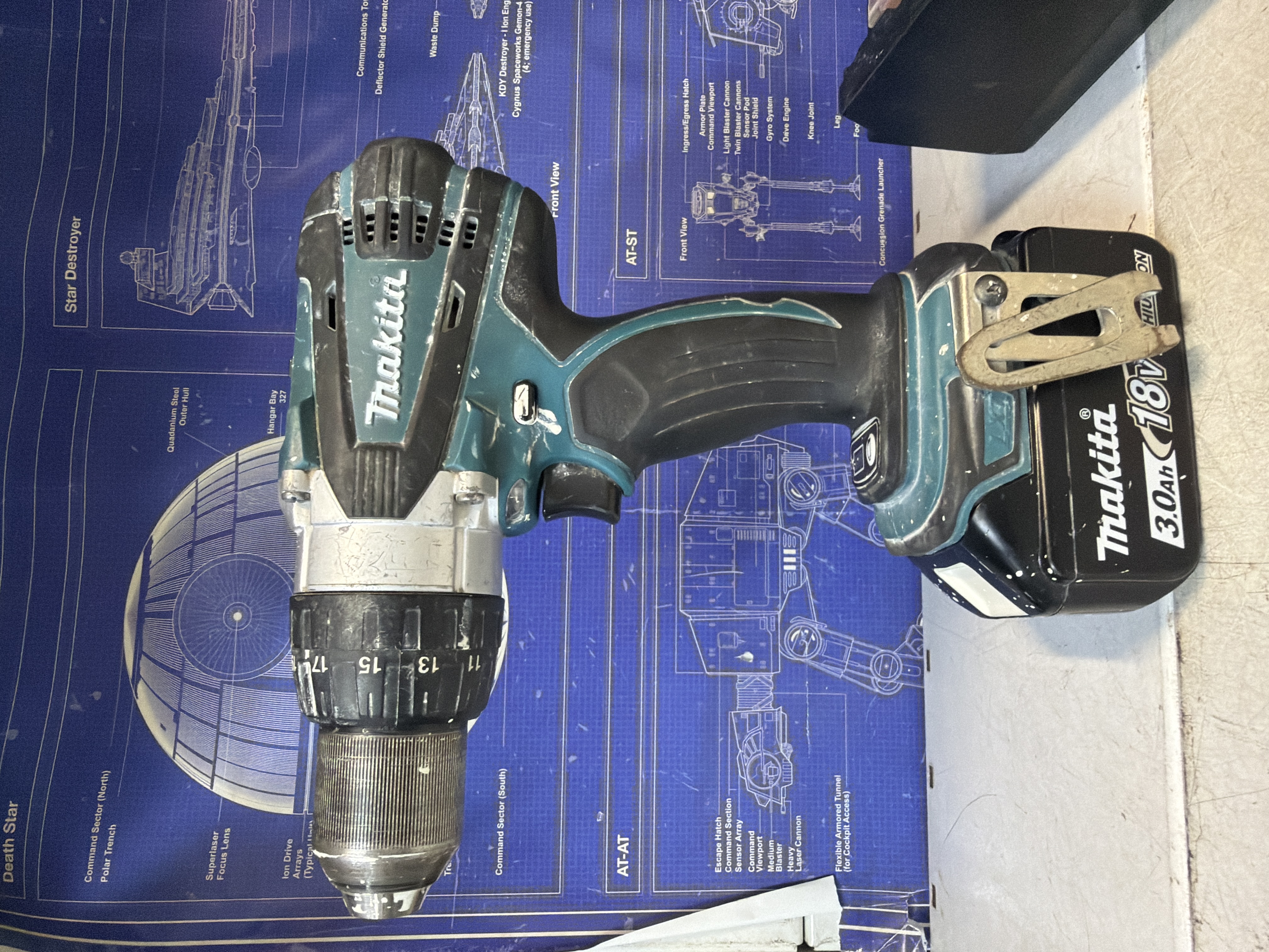 Perceuse-visseuse Makita DDF458 18V avec batterie et chargeur — photo 2