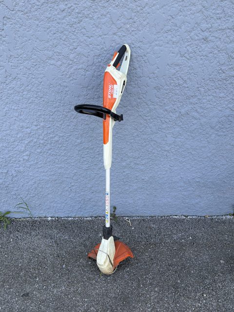 Stihl FSA 45 coupe-bordure thermique