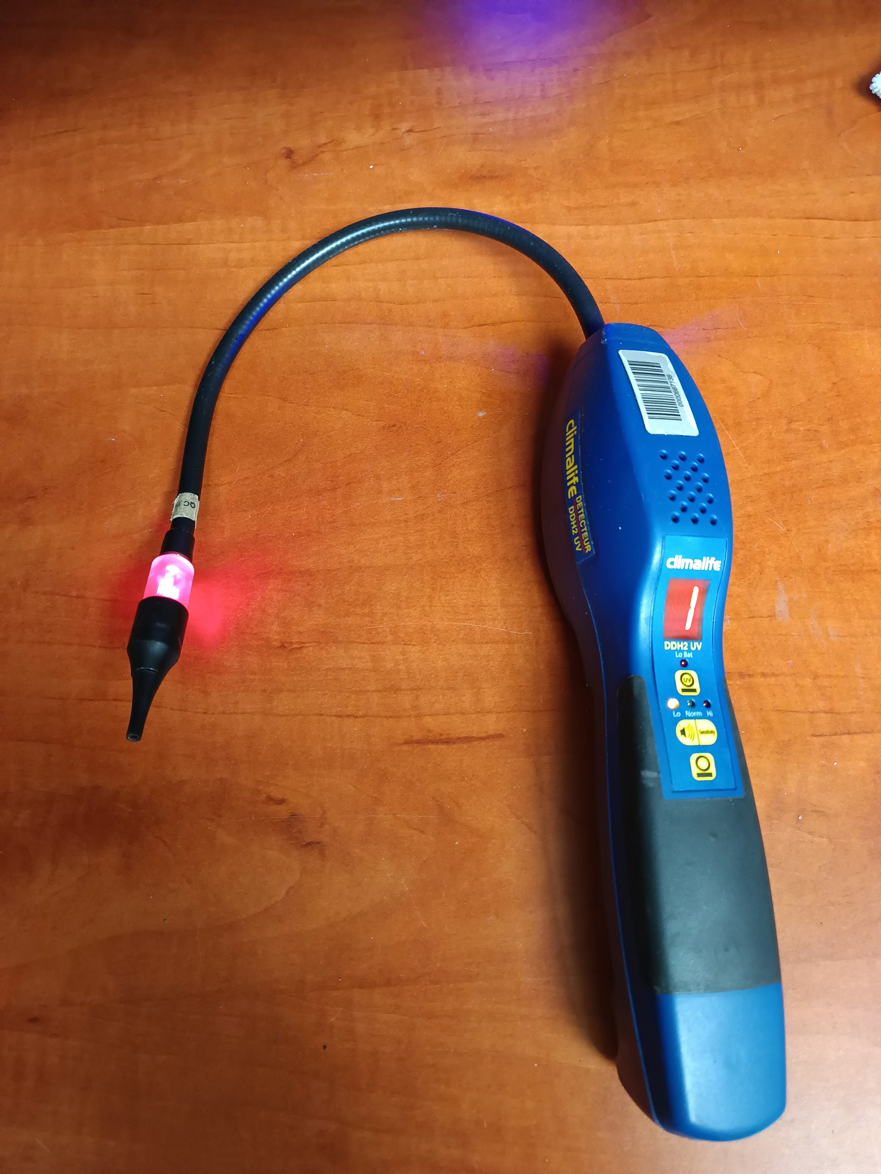 Détecteur de fuites de gaz combustible portable à sonde flexible