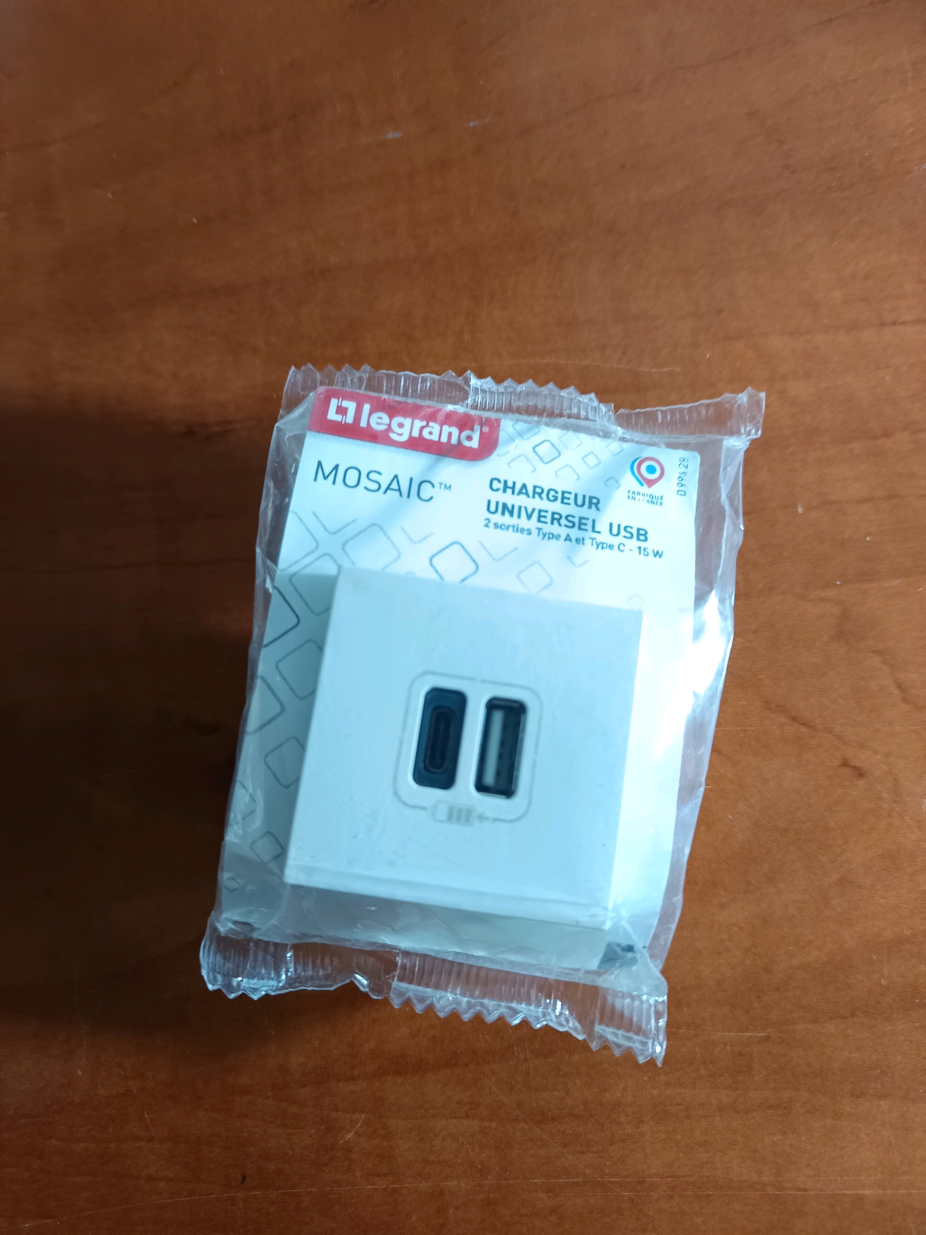 Legrand Mosaic chargeur universel USB Type A + Type C 15 W