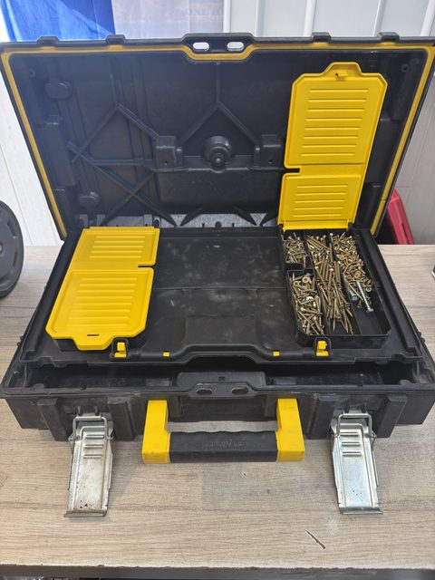 Mallette de rangement Stanley avec compartiments pour visserie
