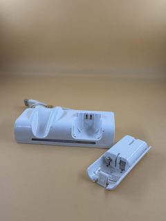 Socle de chargement manette Wii avec batterie rechargeable et câble USB