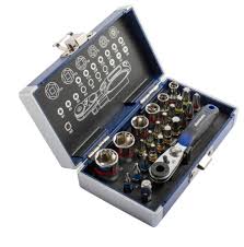 Coffret clé à cliquet carré 1/4'' + douilles 6 pans 5-13 mm et embouts NORAUTO 26 pièces