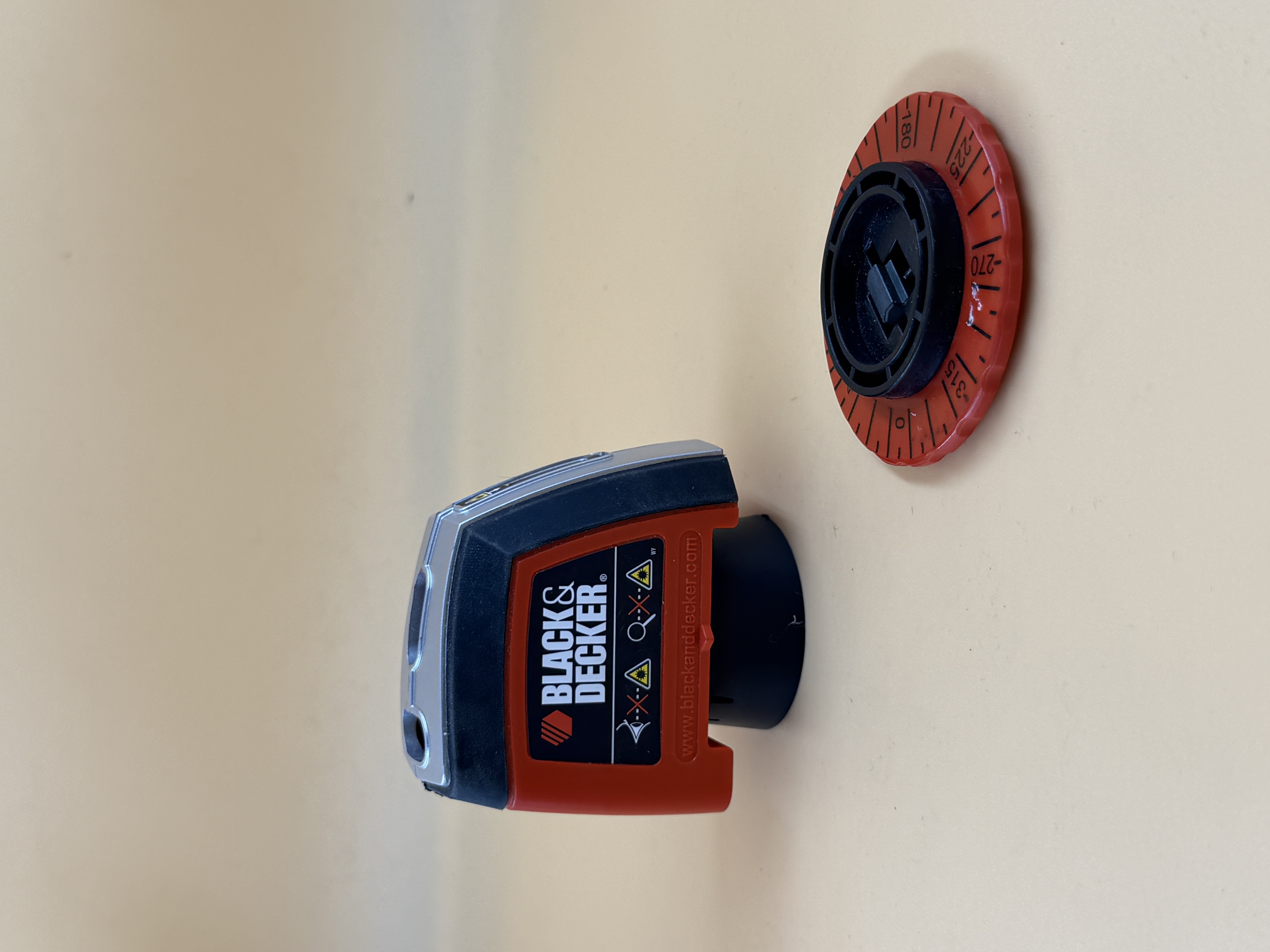 BLACK+DECKER BDL120 niveau laser manuel avec support mural