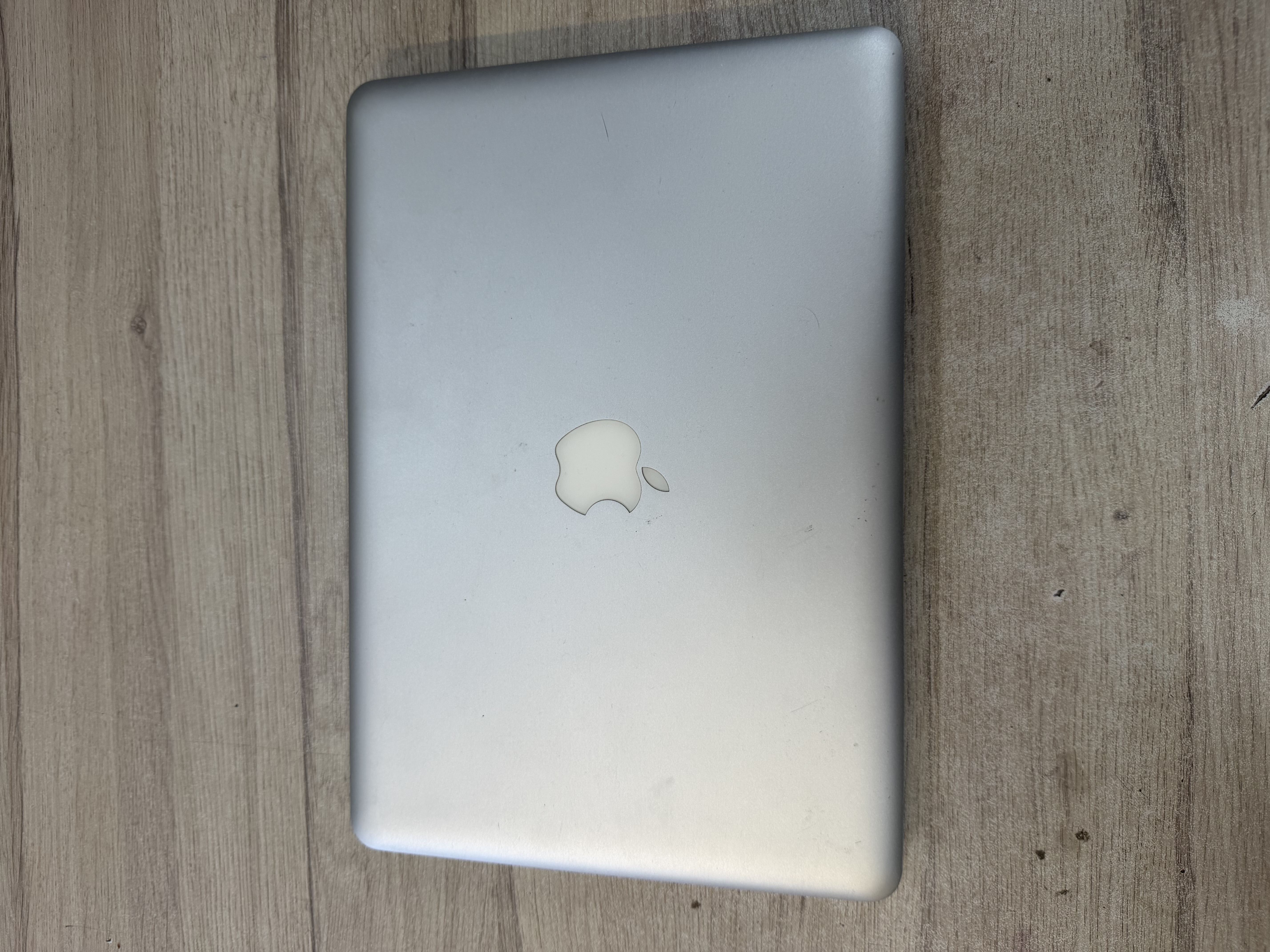 MacBook Pro 2011 Core i5 SSD 256 Go avec défaut clavier — photo 2