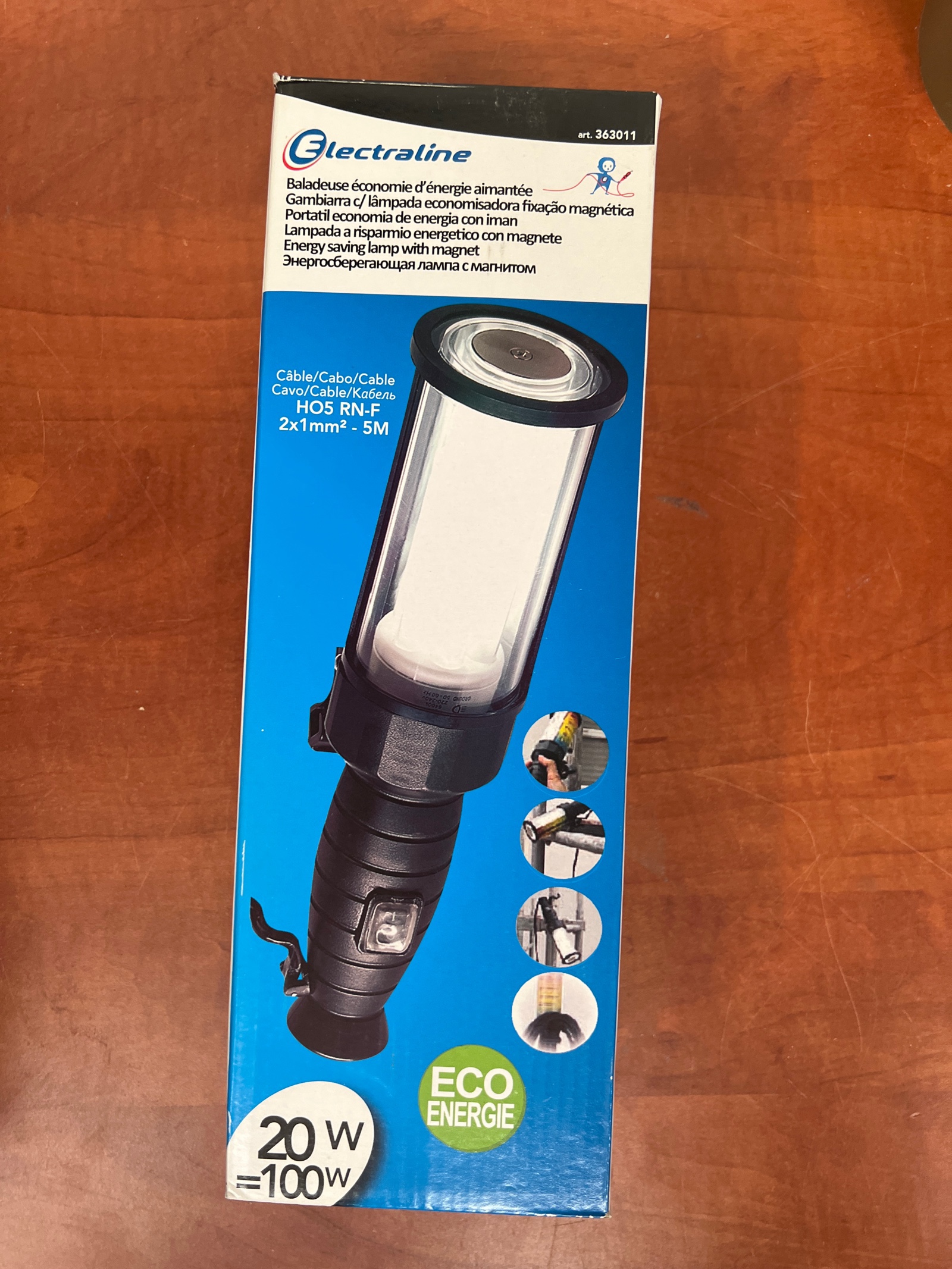 Electraline baladeuse magnétique 20 W (équiv. 100 W) avec câble H05 RN-F 2x1 mm² 5 m