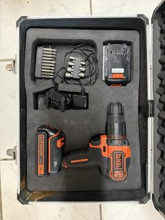 Perceuse-visseuse Black+Decker BDCHD18 18V avec 2 batteries et mallette
