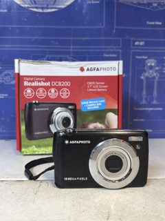 Appareil photo compact AGFAPHOTO Realishot DC8200 avec carte SD 16 Go et étui