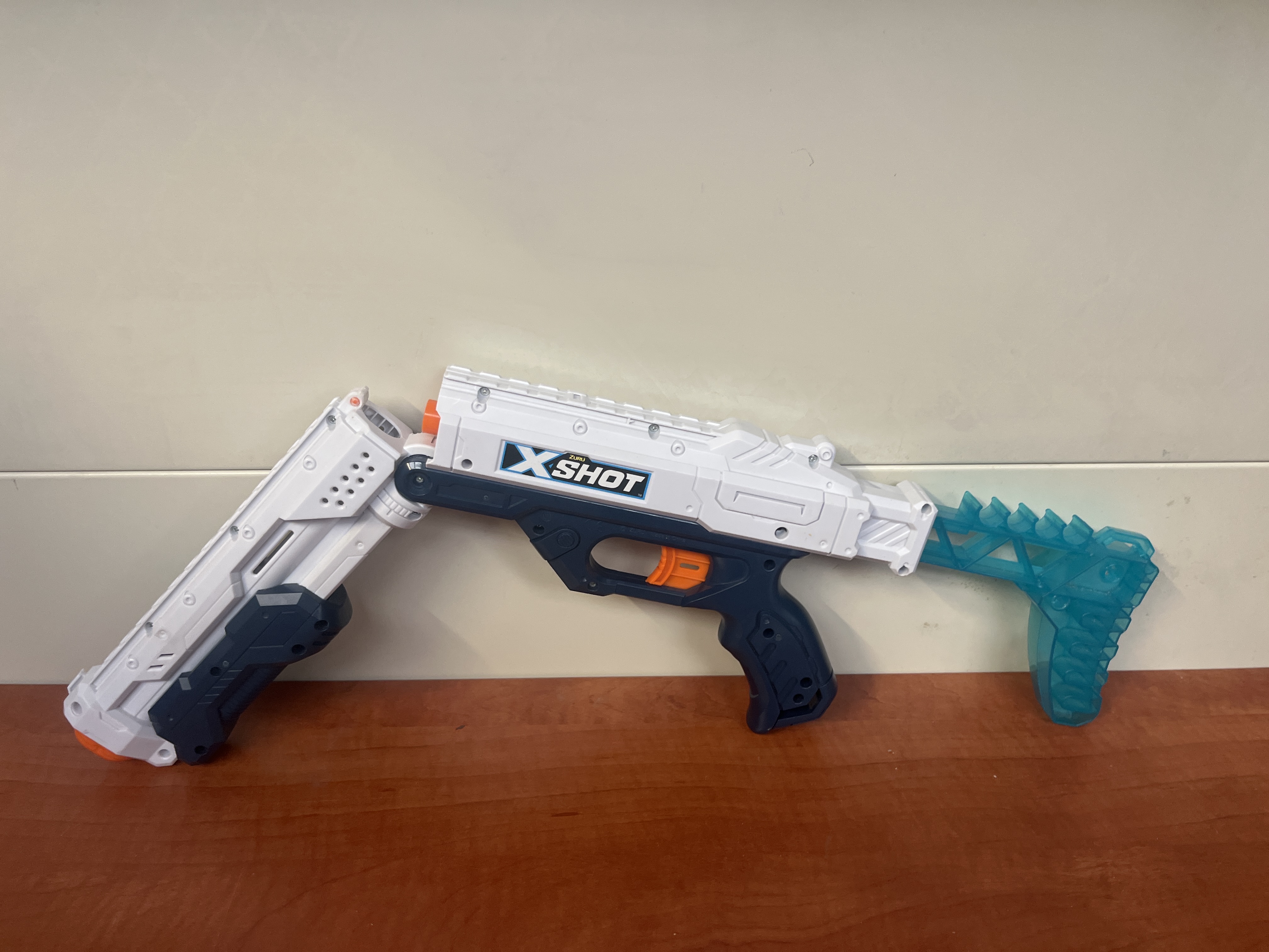 X-Shot blaster à fléchettes avec crosse