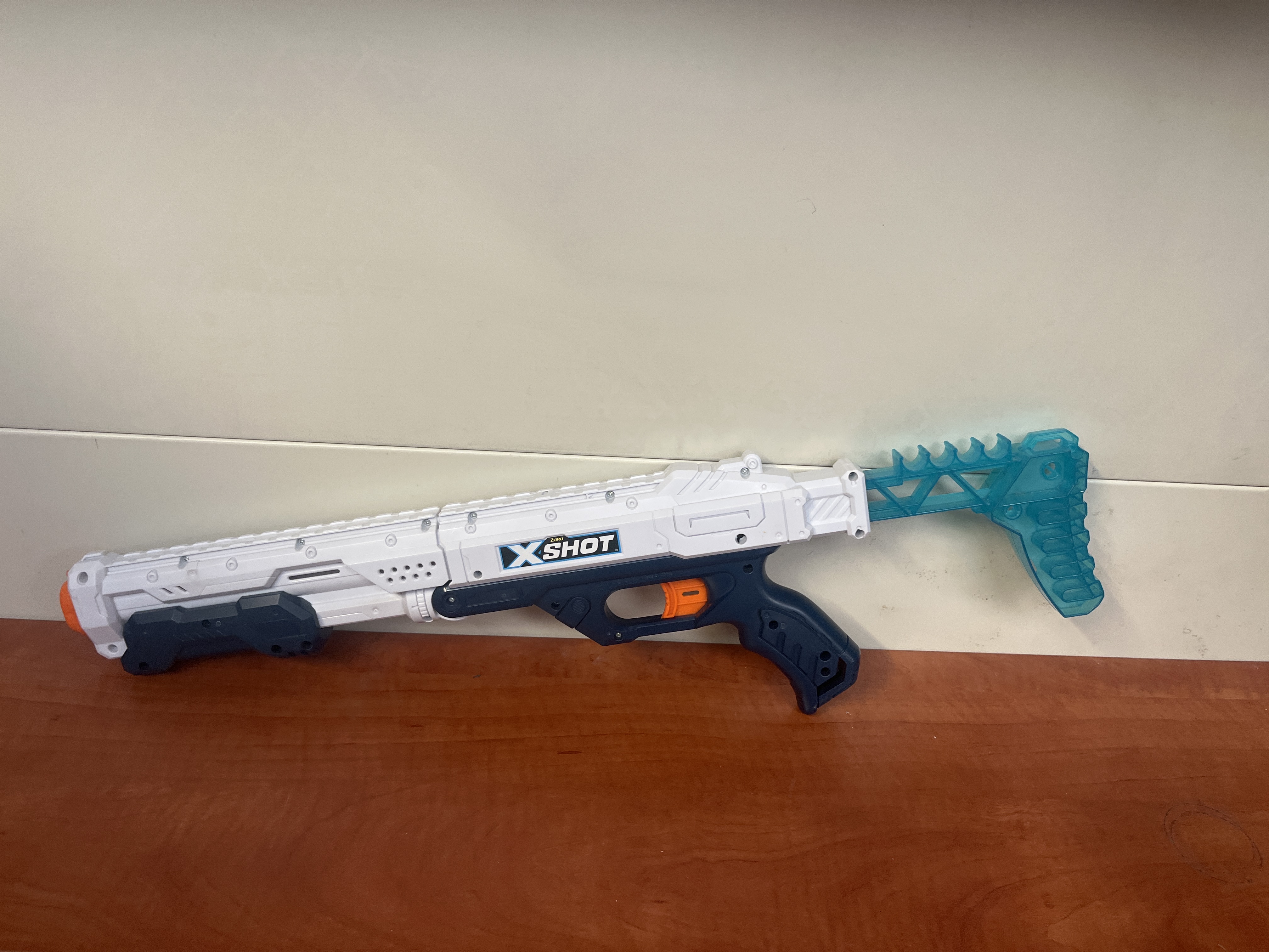 X-Shot blaster à fléchettes avec crosse — photo 2