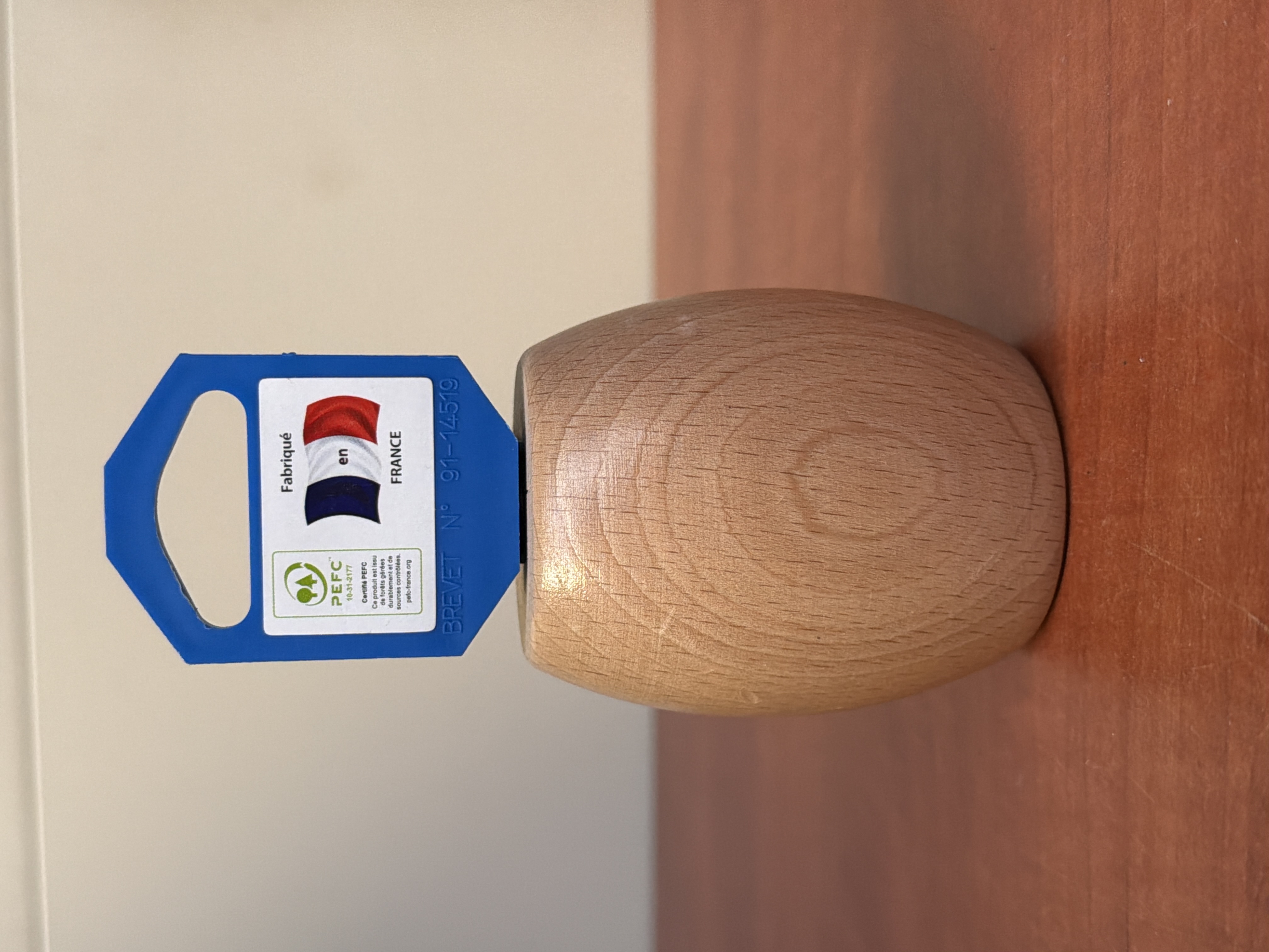 Oeuf à repriser en bois – fabriqué en France