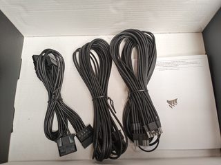 Lot de 3 câbles modulaires Corsair RM850e SATA Molex PCIe et 12V-2x6