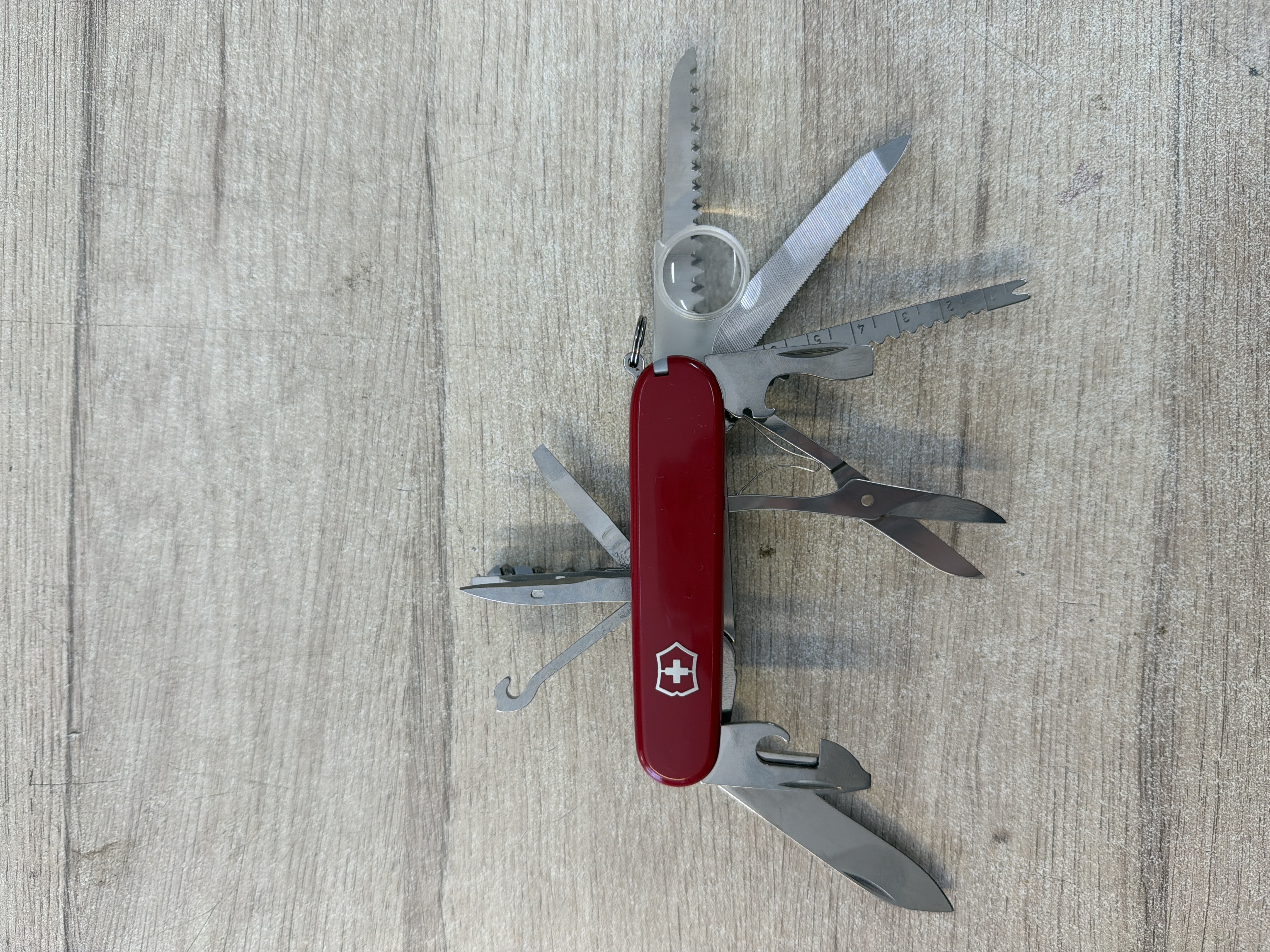 Victorinox Handyman couteau suisse multifonction 24 fonctions rouge
