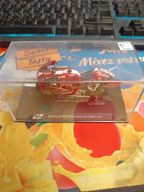 APRILIA RSV250 Randy de Puniet 2004 miniature