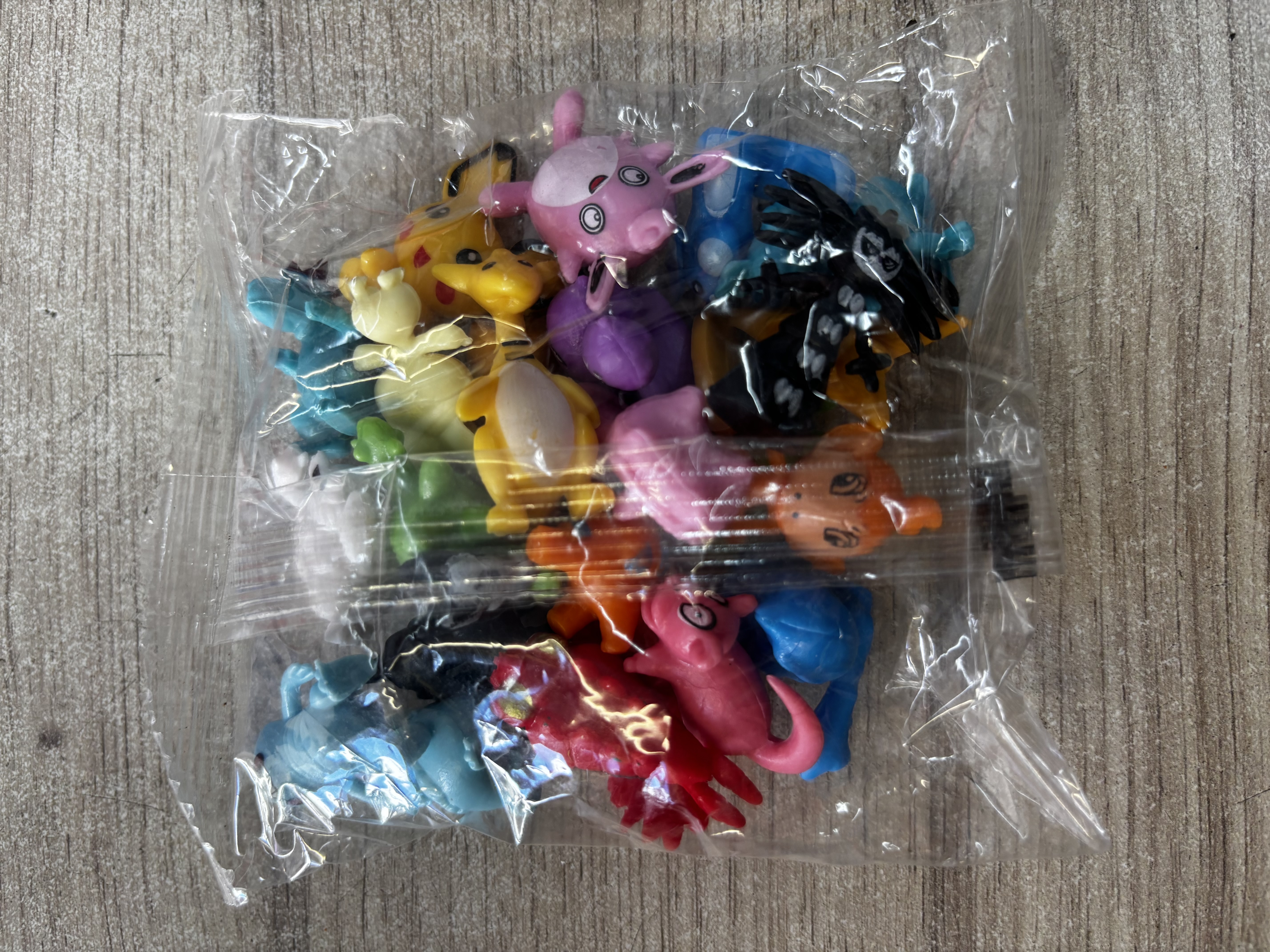 Lot de mini figurines Pokemon