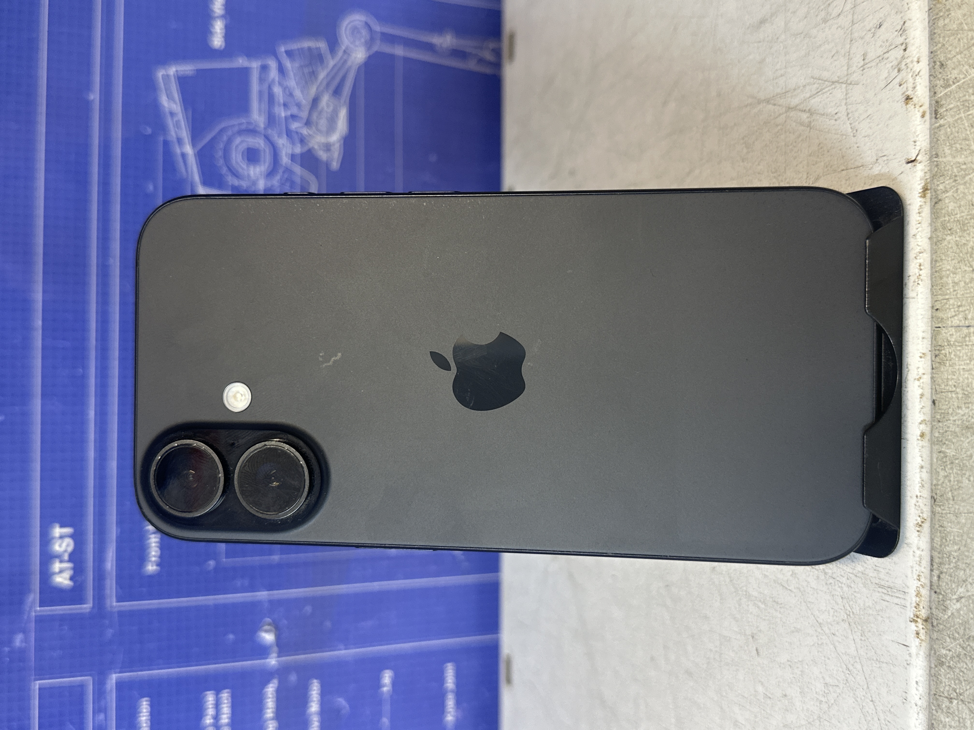 iPhone 16 128 Go noir