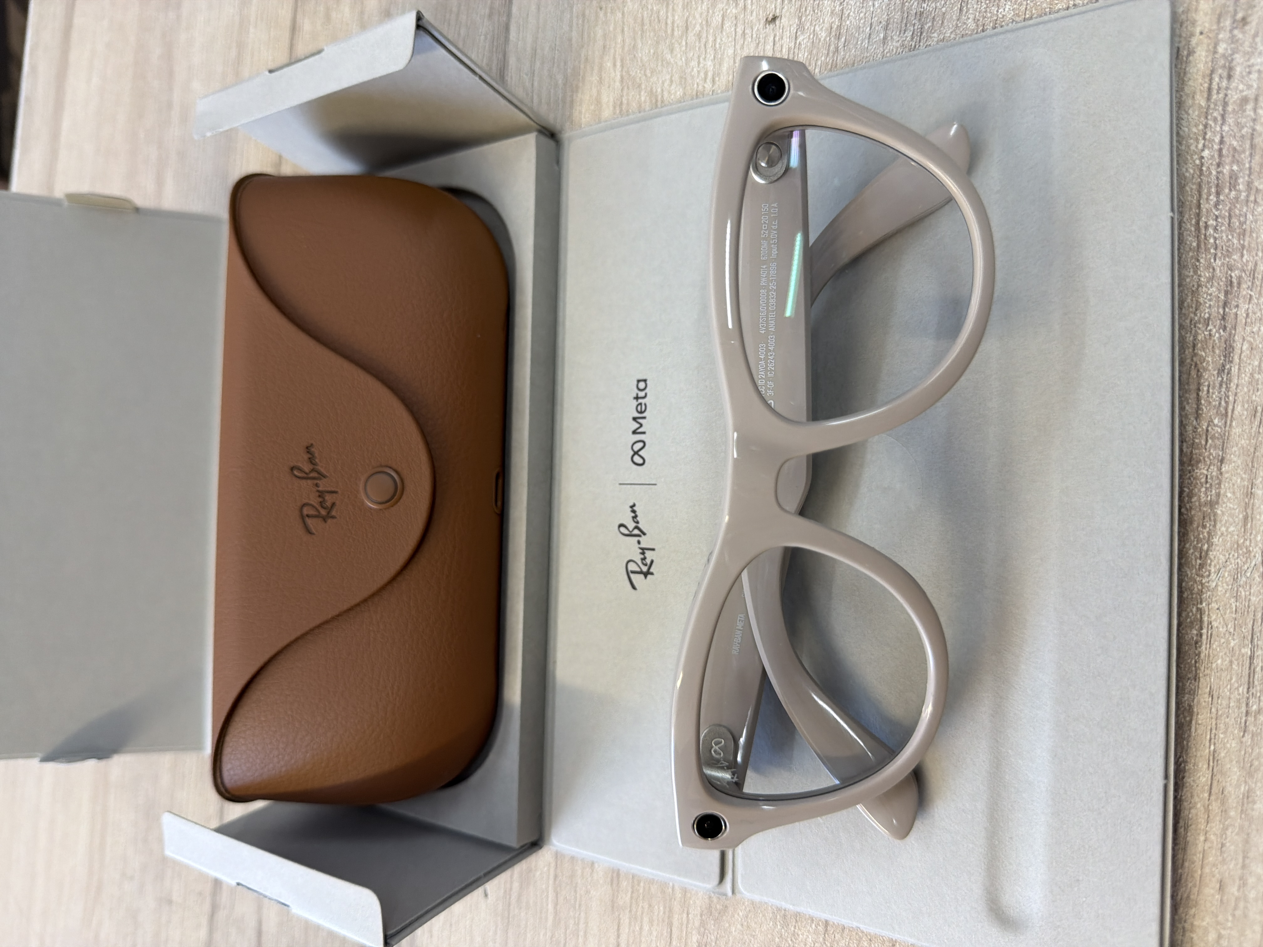 Lunettes connectées Meta Ray-Ban Skyler Gen2 gris brillant Transition