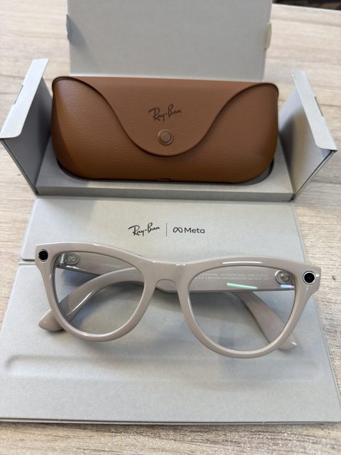 Lunettes connectées Meta Ray-Ban Skyler Gen2 gris brillant Transition