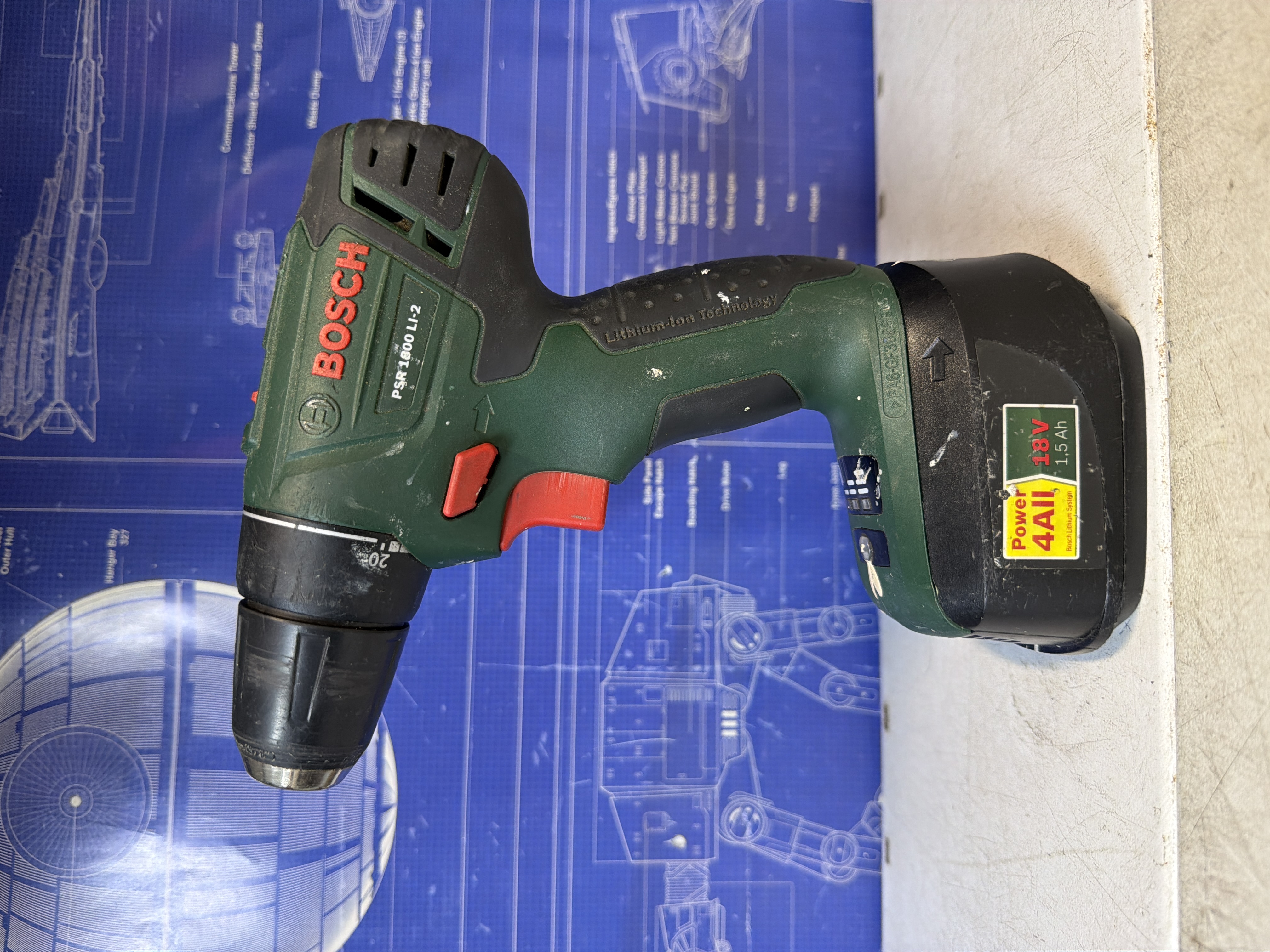Perceuse-visseuse sans fil Bosch PSR 1800 LI-2 18 V avec batterie et chargeur