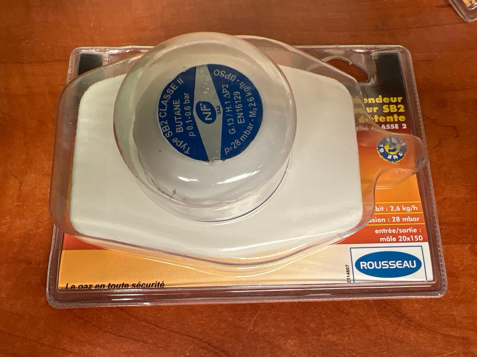 Détendeur butane Rousseau SB2 28 mbar 2,6 kg/h