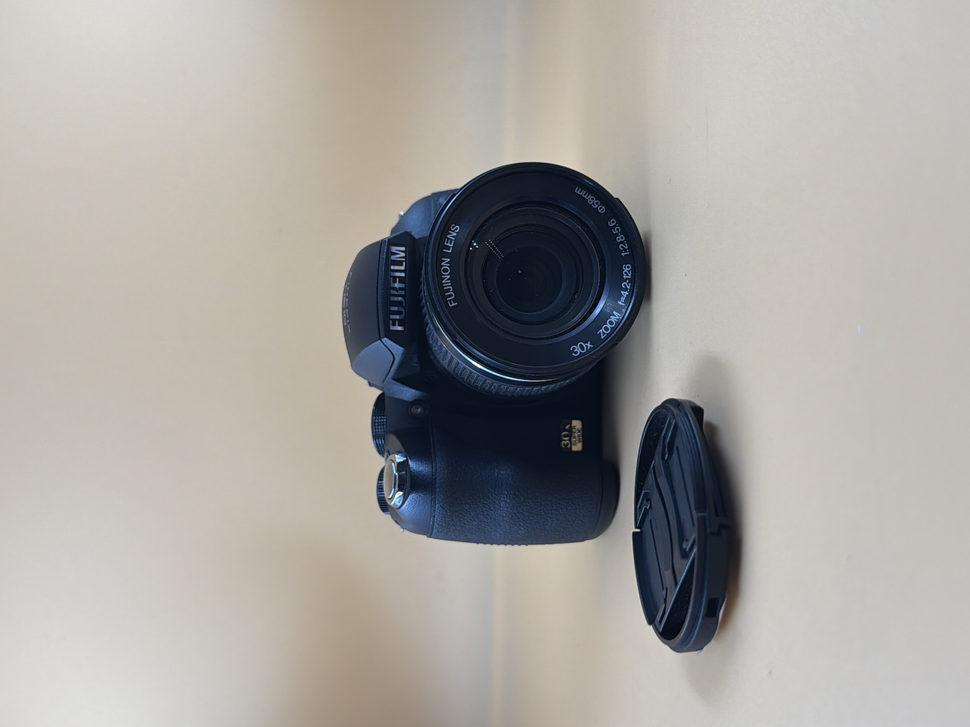 Fujifilm FinePix HS10 appareil photo bridge zoom 30x 24-720 mm