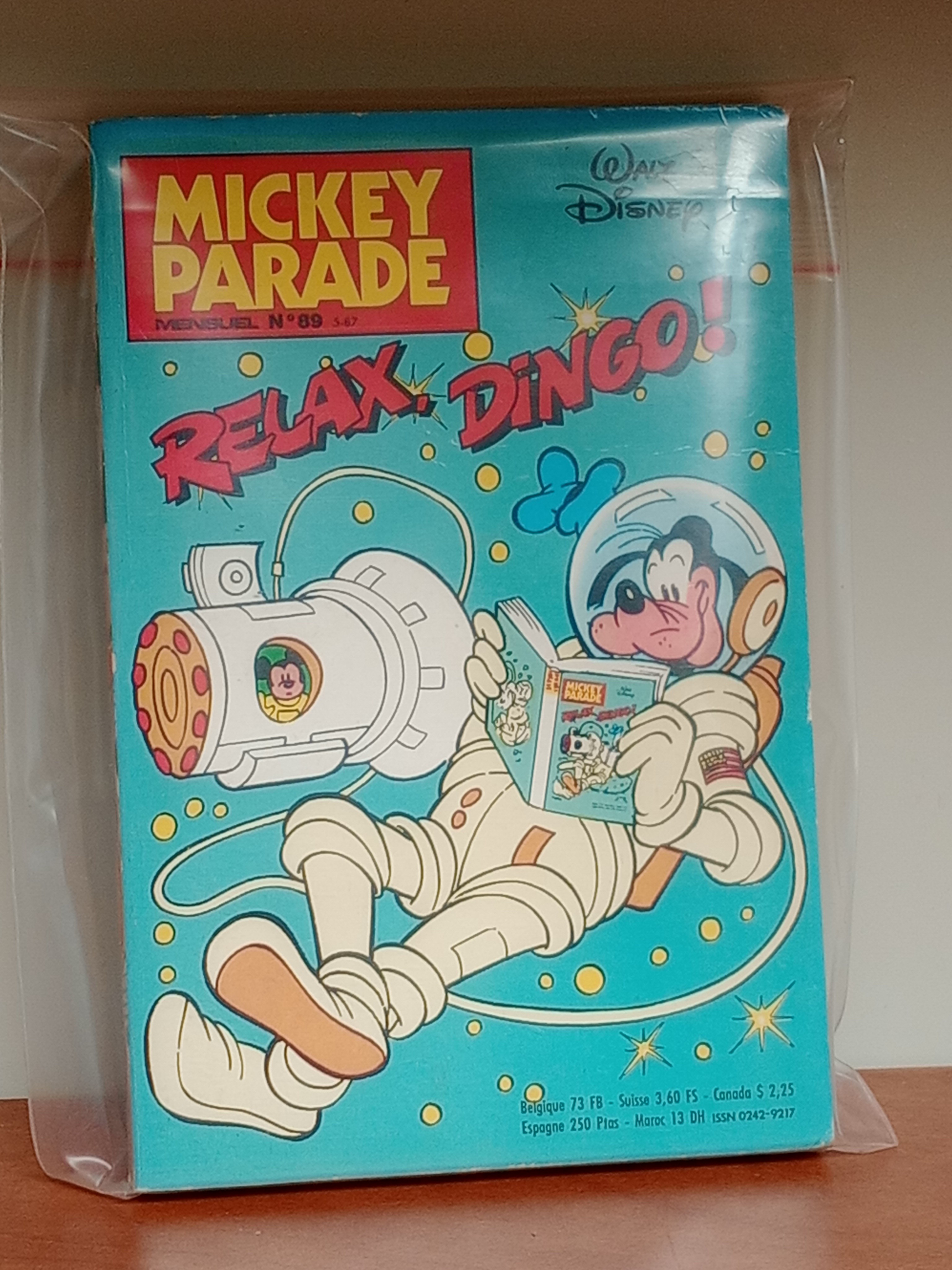 Mickey Parade n°99 Relax Dingo BD Disney