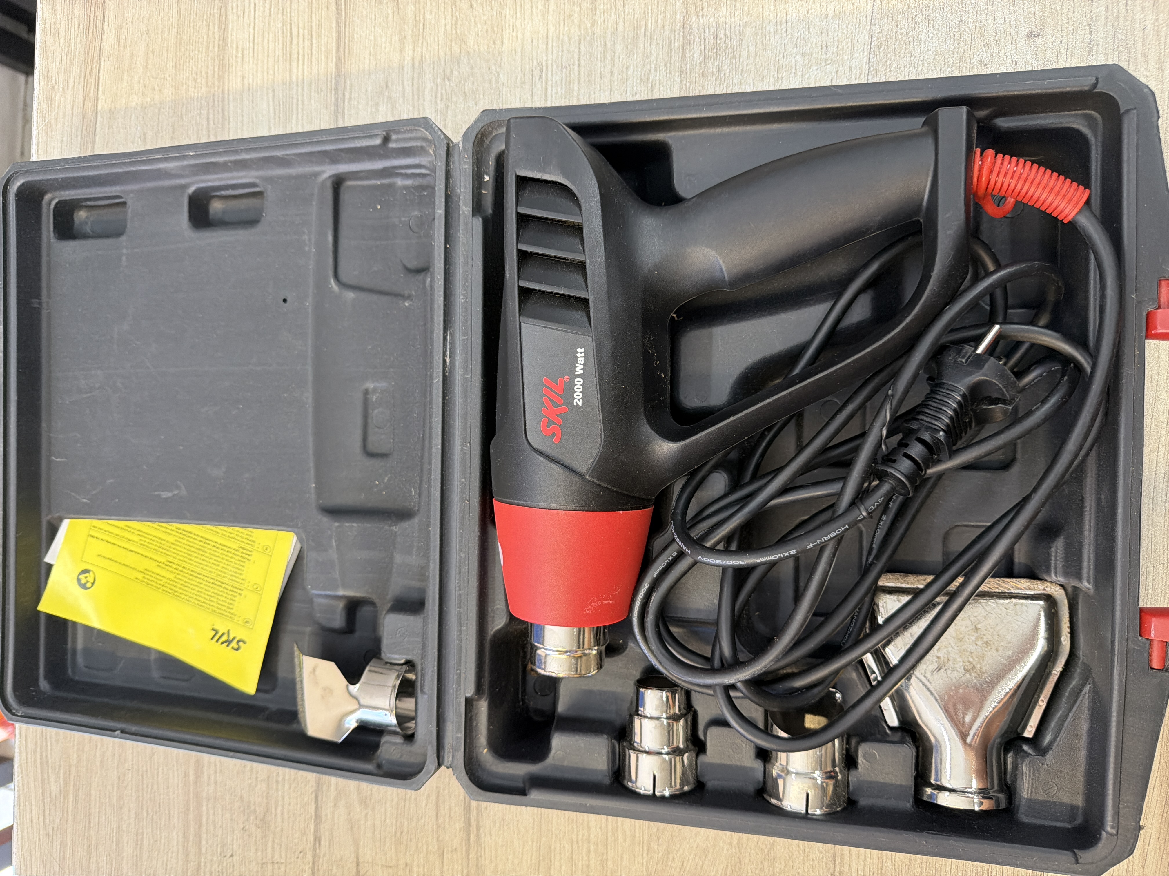 Décapeur thermique Skil 2000 W avec coffret