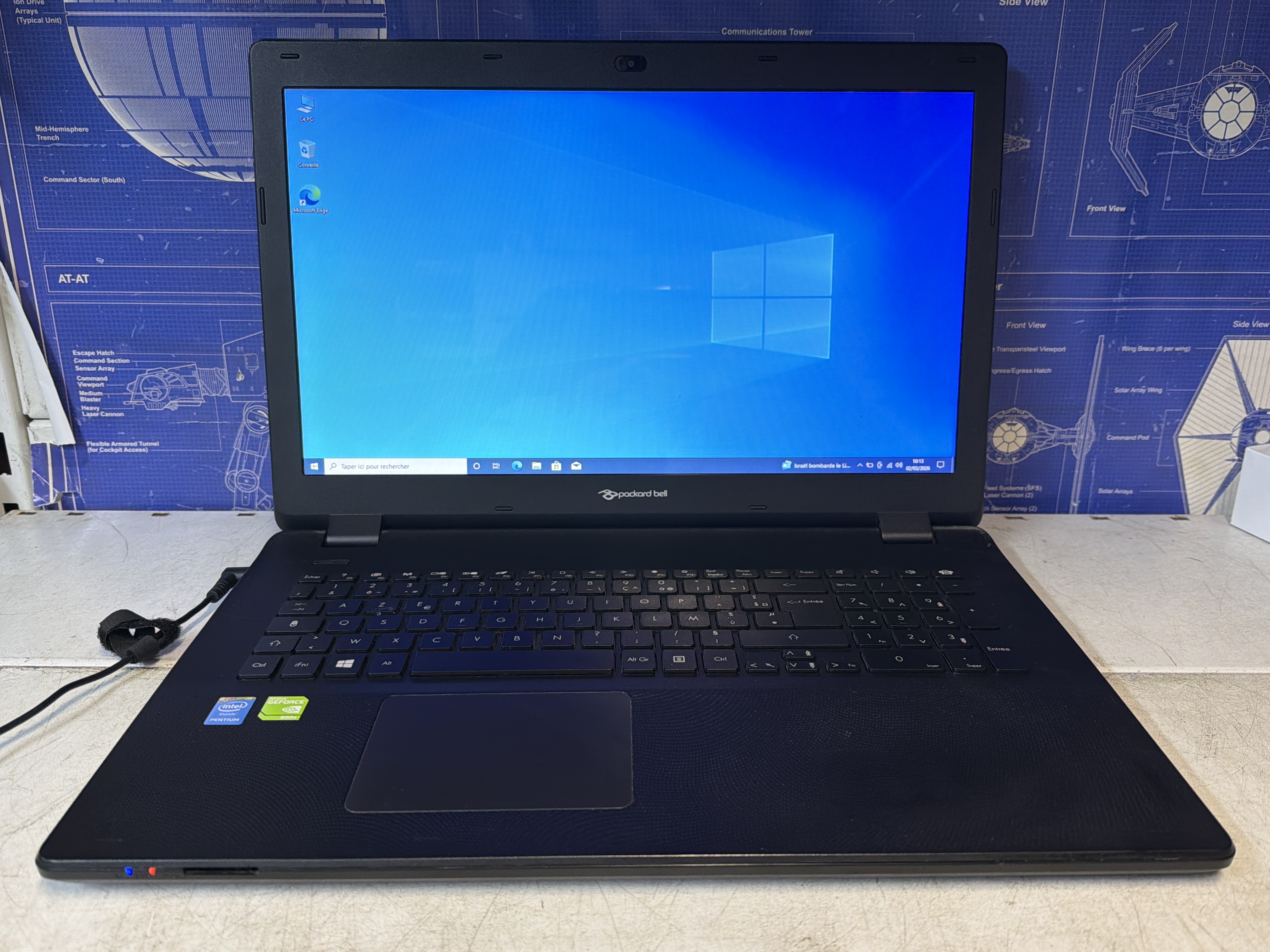 Packard Bell ordinateur portable 17" Pentium N3540, 4 Go RAM, SSD 250 Go, Windows 10