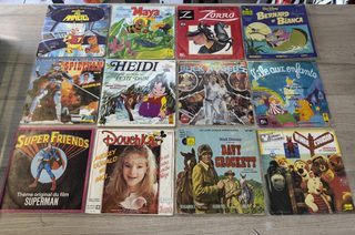 Lot de 12 vinyles 45 tours dessins animés et séries jeunesse