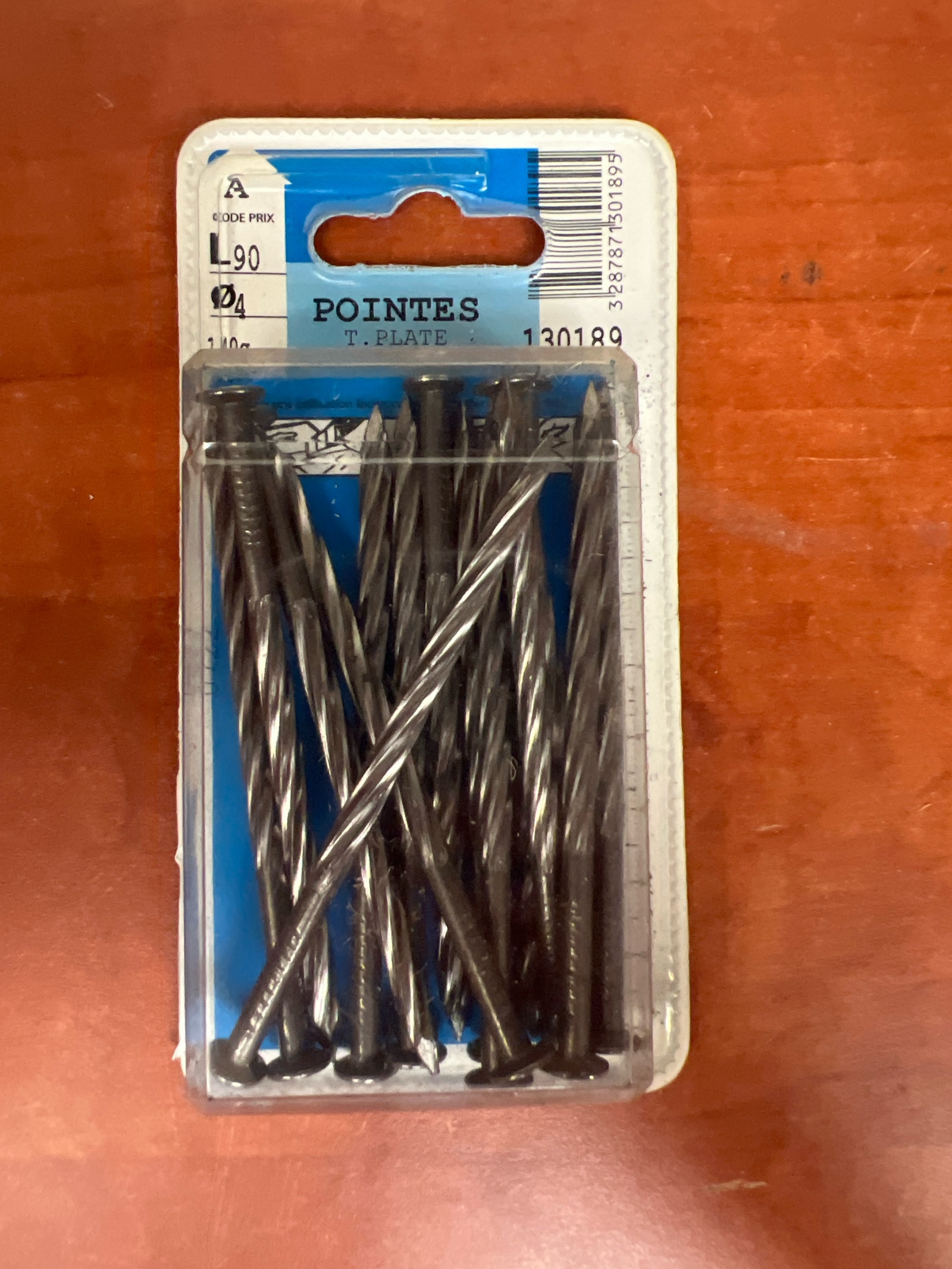 Pointes tête plate Ø4 x 90 mm (boîte)