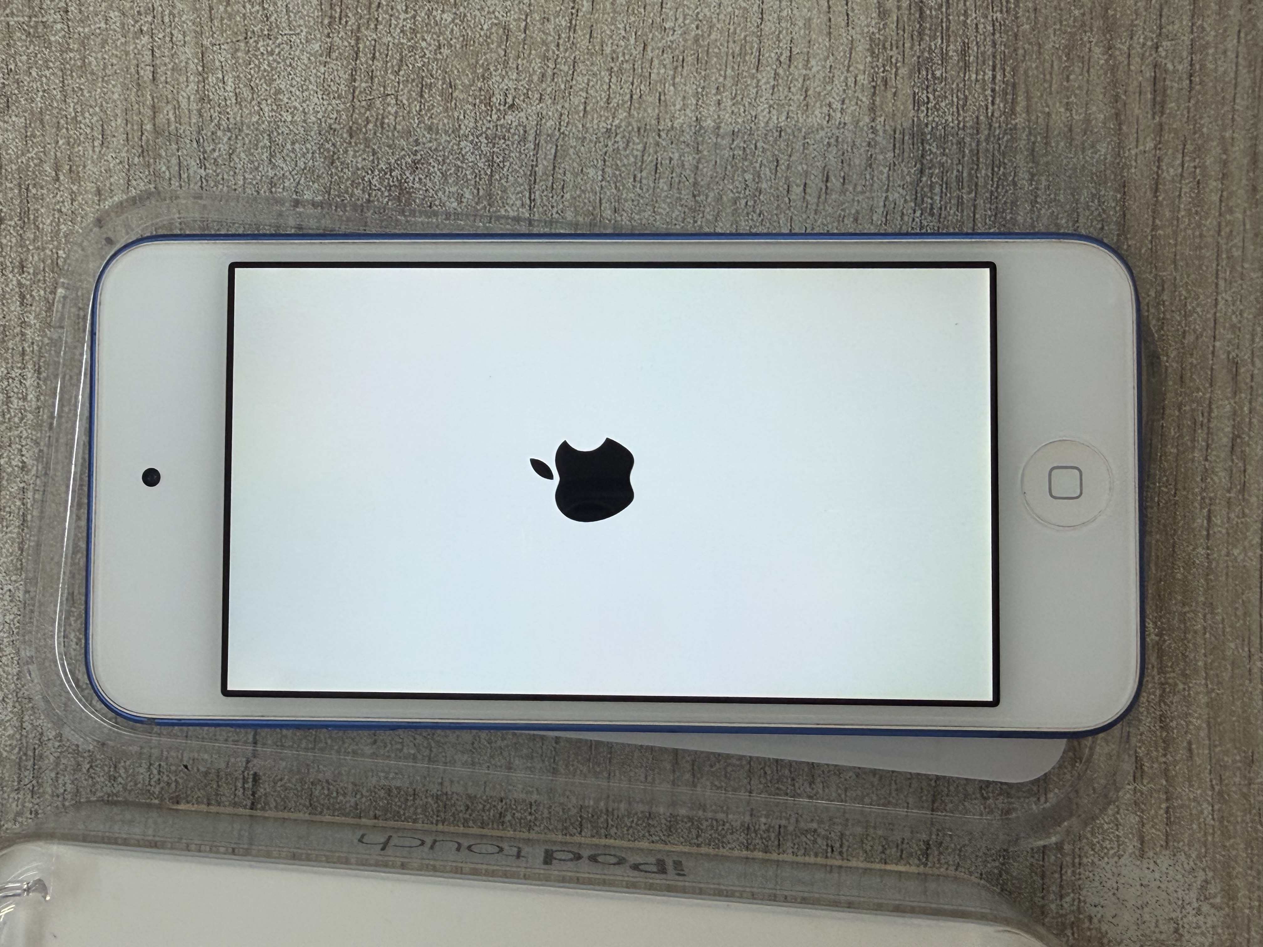 Apple iPod touch 16 Go bleu 6e génération A1574 — photo 3