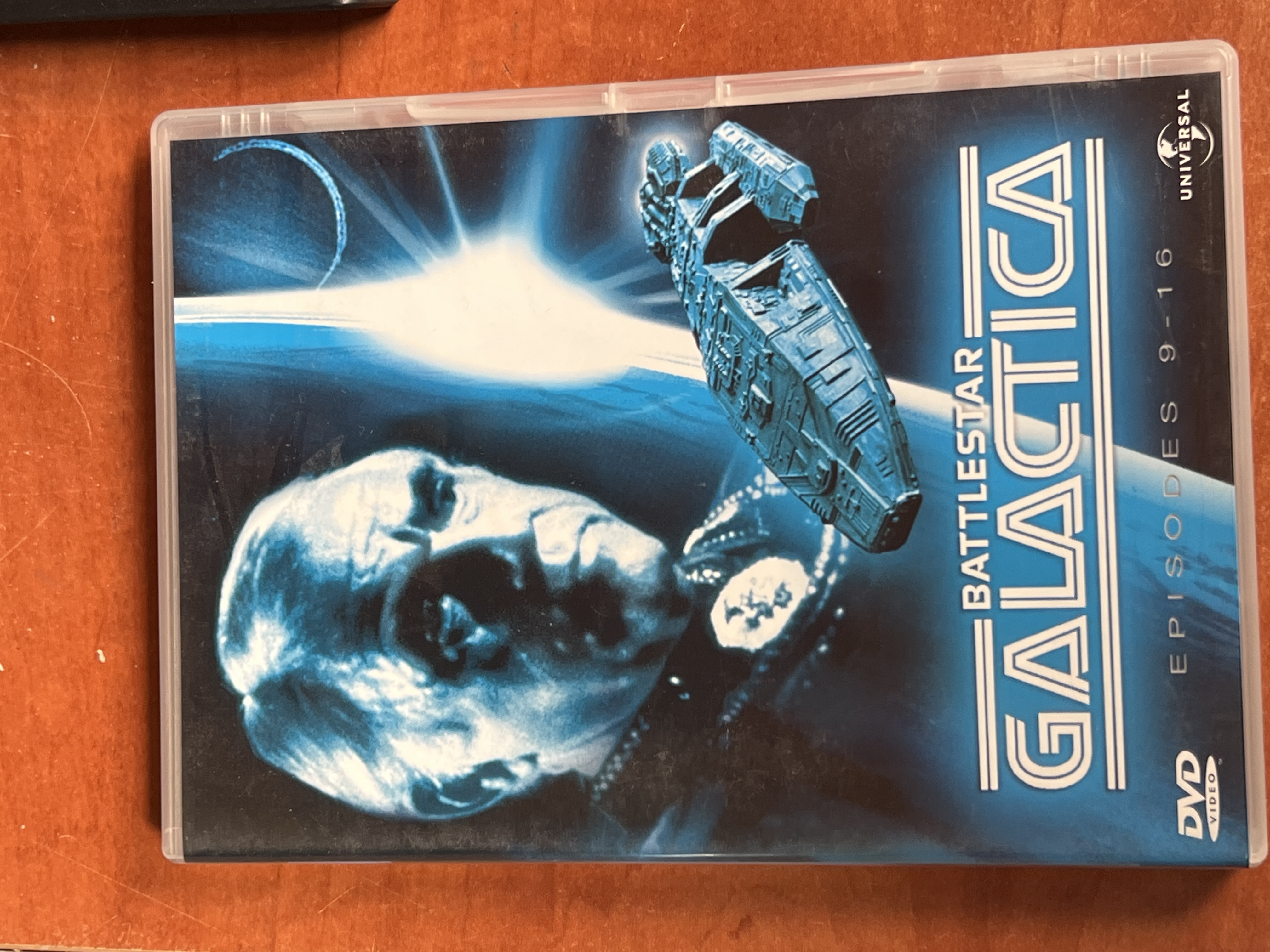 Battlestar - Galactica Épisodes 9 À 16