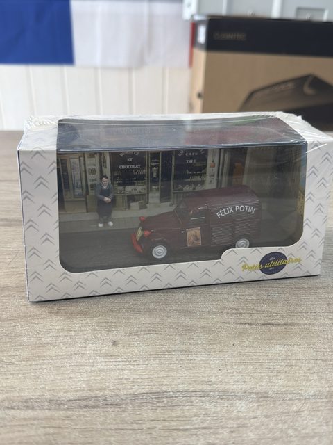 Miniature Citroën 2CV fourgonnette Félix Potin Atlas