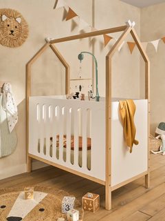 Lit bébé cabane Vertbaudet 60 x 120 cm avec matelas Orchestra