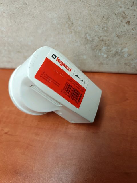 Connecteur Legrand 3P+T 20 A