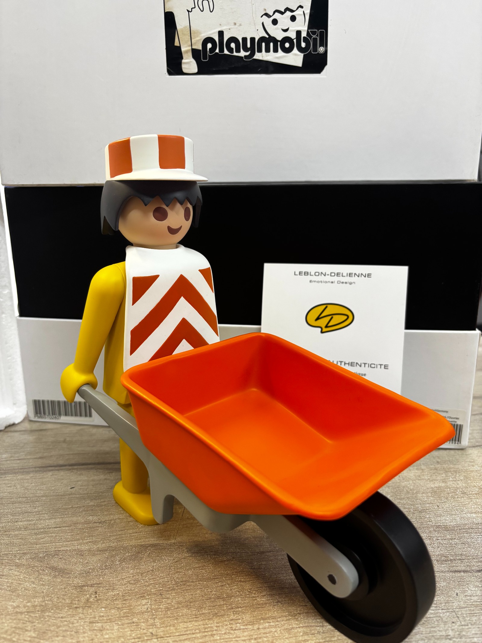 Leblon Delienne Playmobil – L’ouvrier avec sa brouette (Vintage) — photo 2