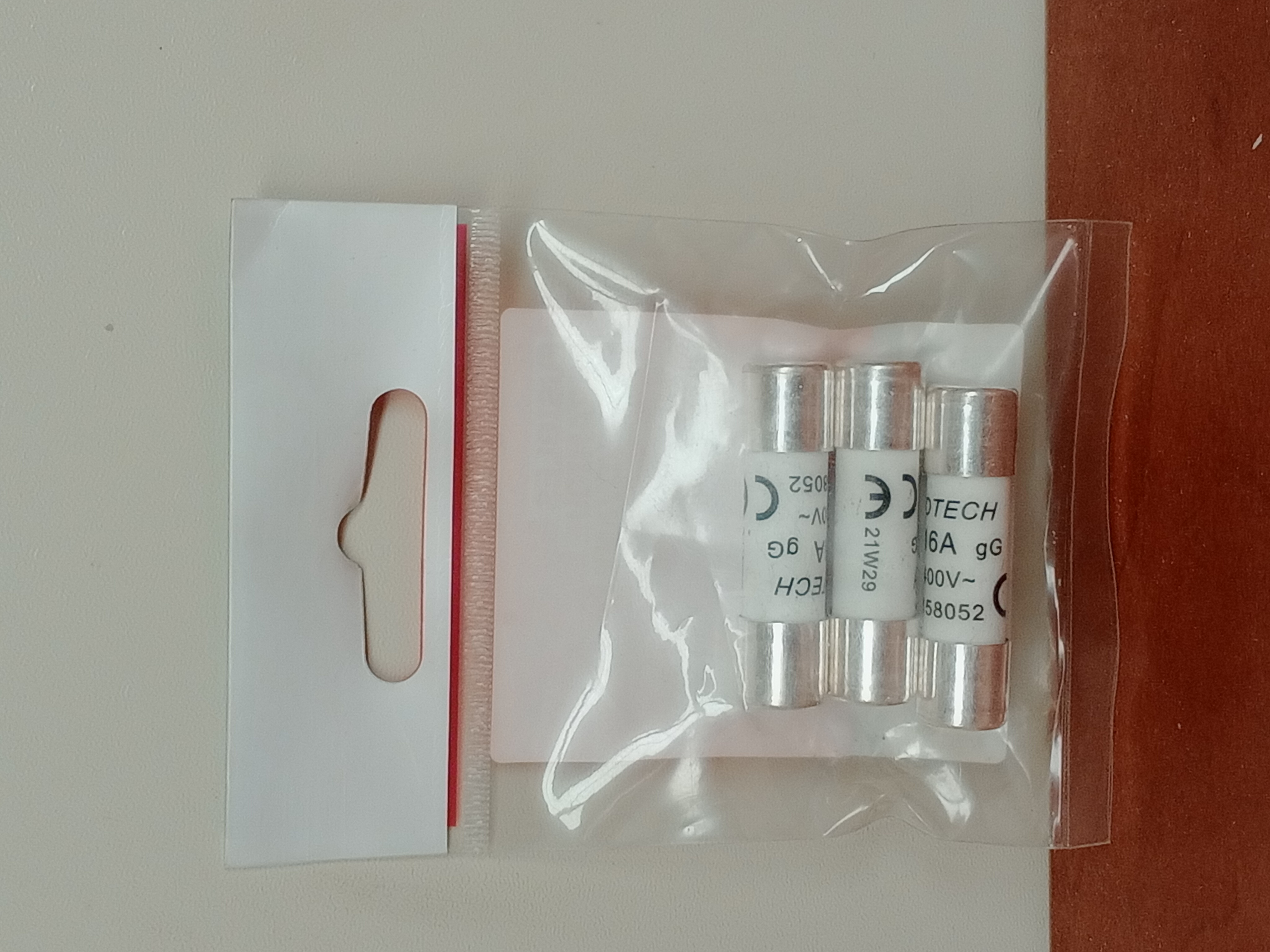 Lot de 3 fusibles céramique 25A 10,3 x 38 mm avec voyant — photo 2