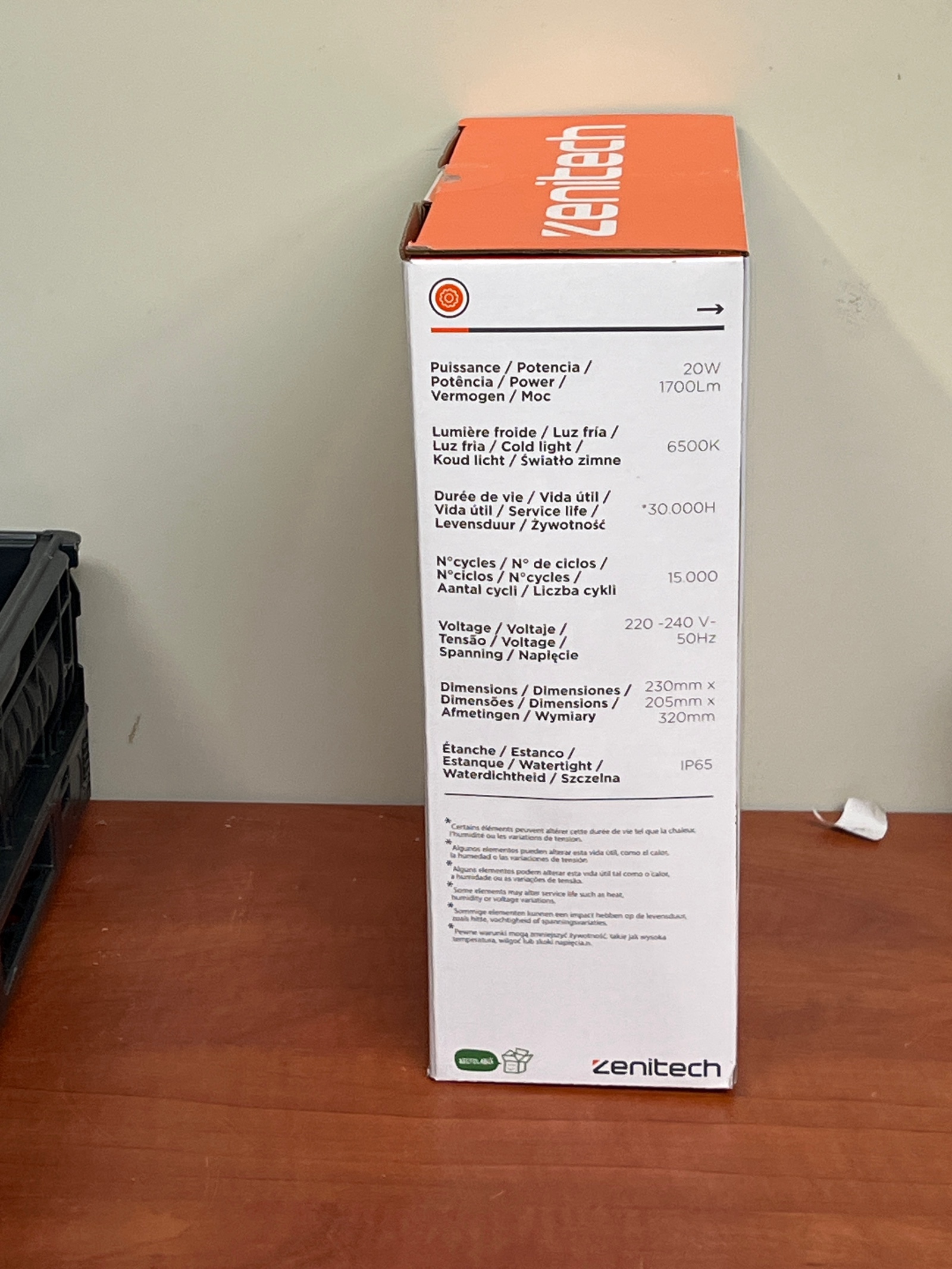 Zenitech Projecteur LED portatif 20W - 1700 lm - IP65 - avec support — photo 3