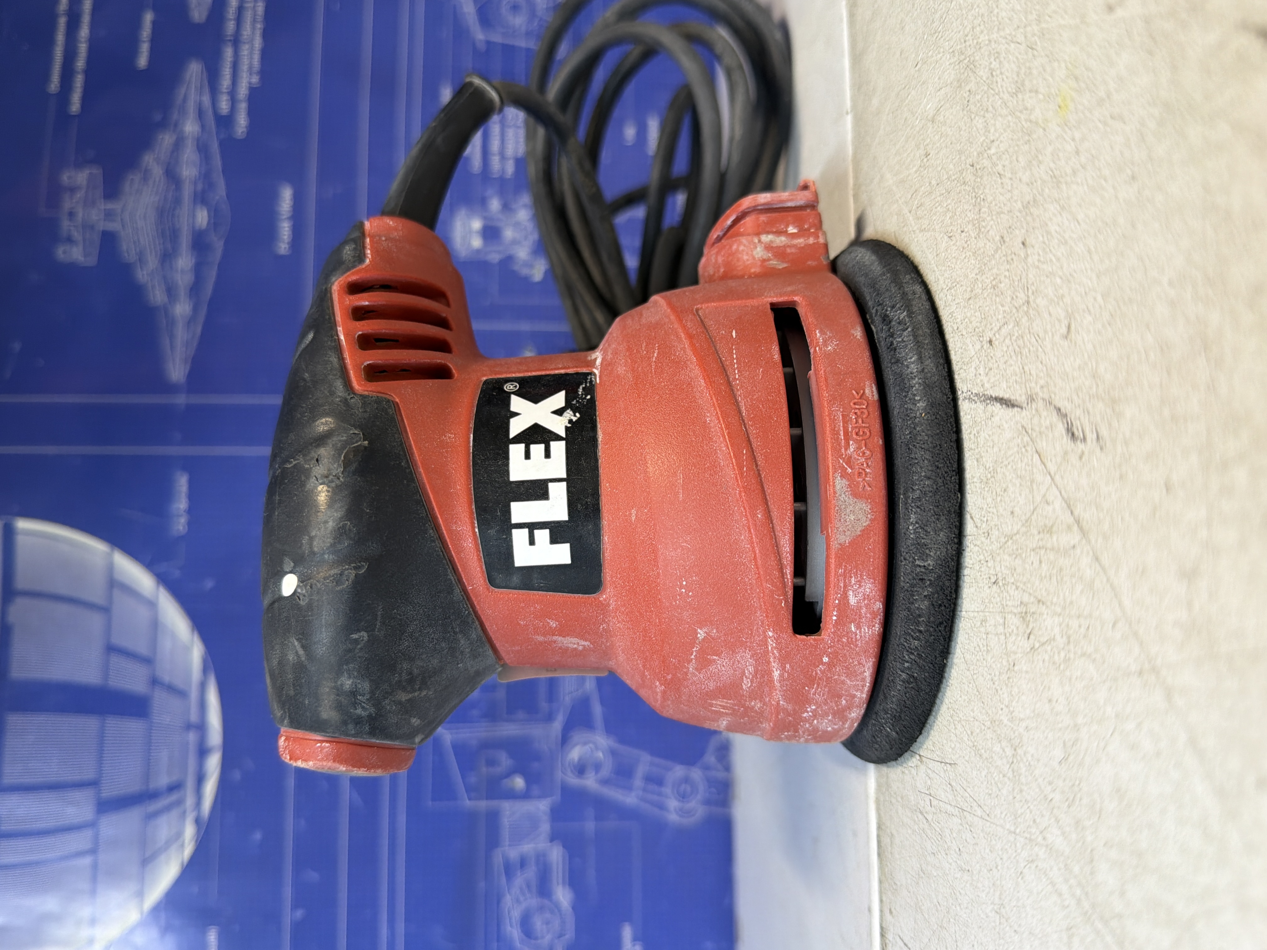 Ponceuse excentrique Flex SXE 713 avec plateau