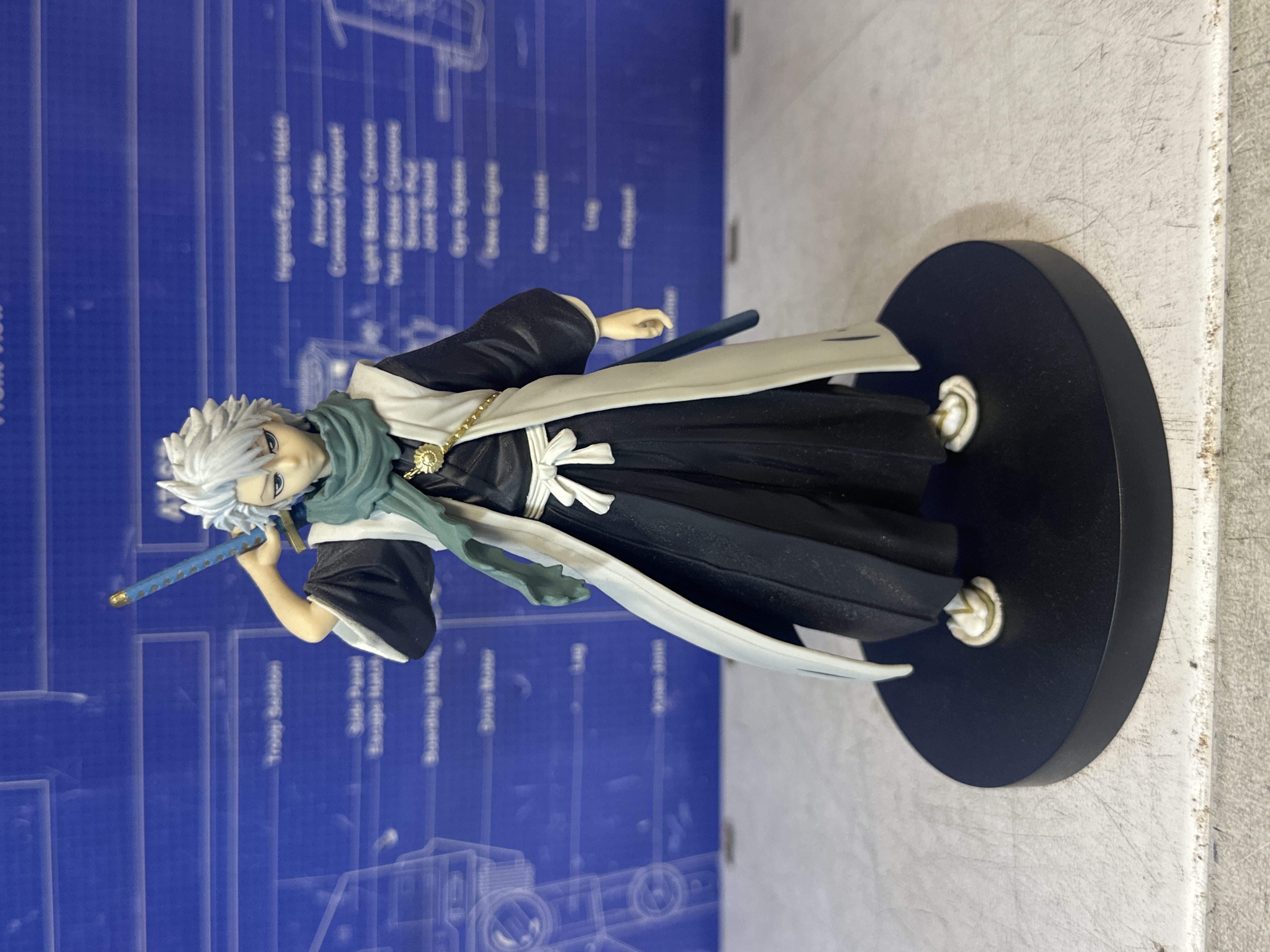 Figurine Bleach Toshiro Hitsugaya avec socle
